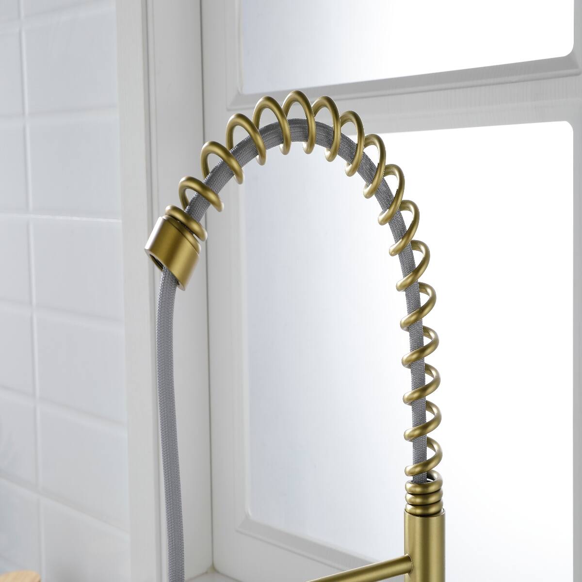 Alt View 2. Ropilly - Ropilly Gold Pull Out Kitchen Faucet, High Arc Single Handle Faucet with Pull Down Spray Head - Gold.
