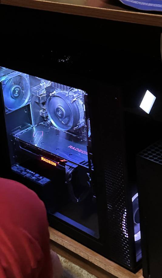 HP OMEN Gaming Desktop AMD Ryzen 7 5700G 16GB HyperX Memory AMD