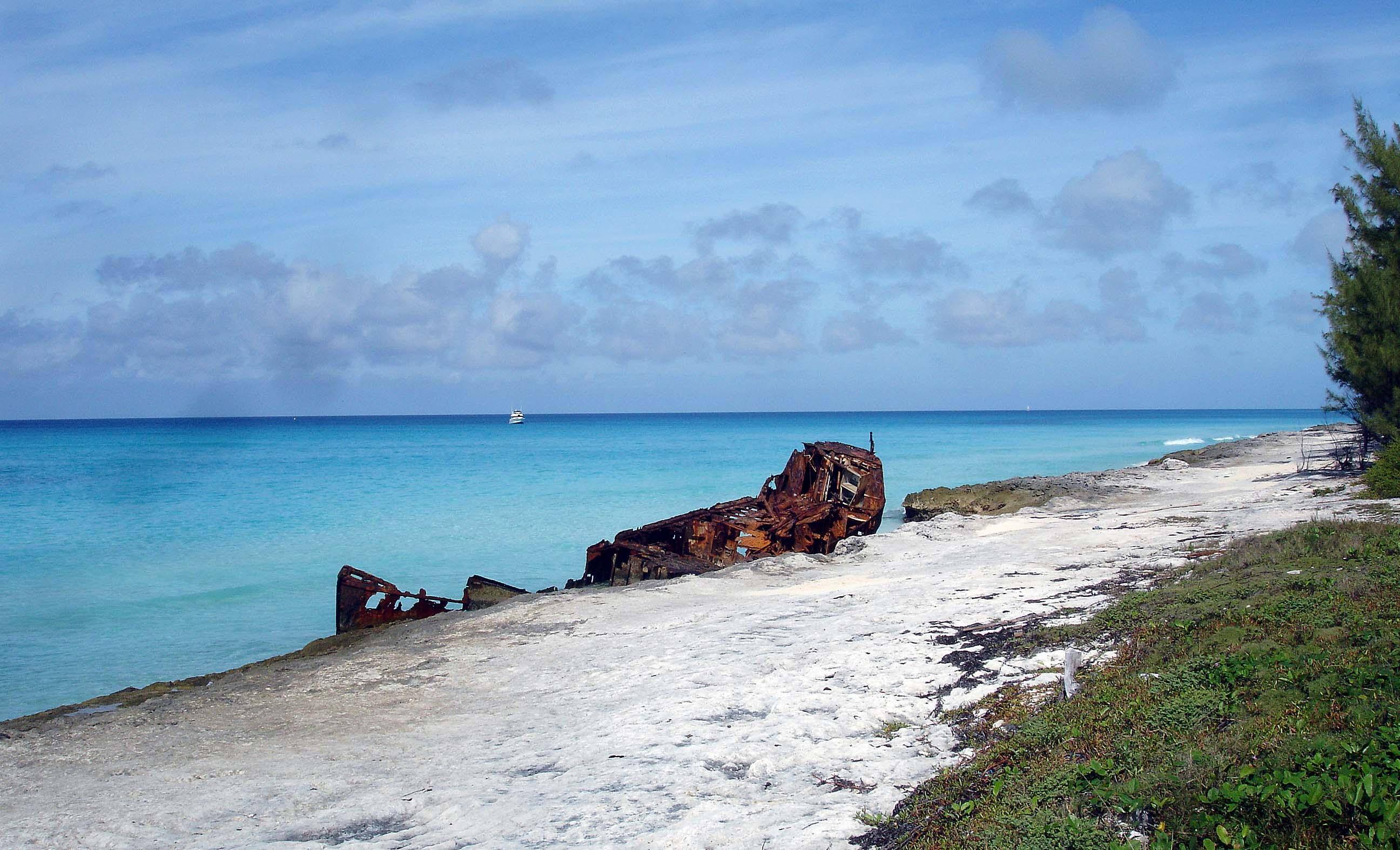 Beached wreck on Bimini Island jan 2015, click to load a larger version