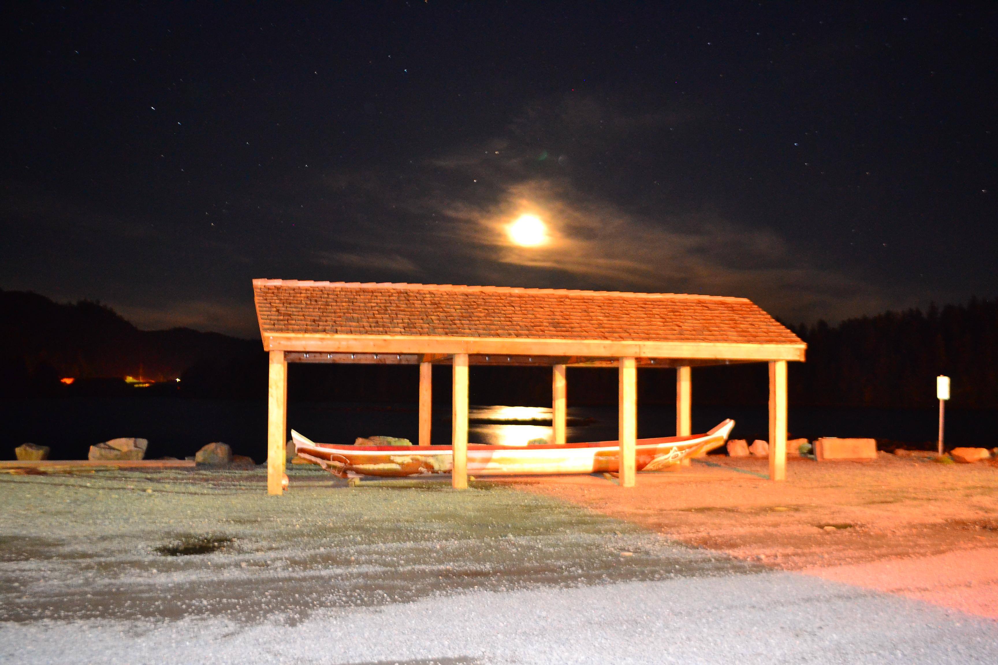 Hand Carved Native Canoe, click to load a larger version