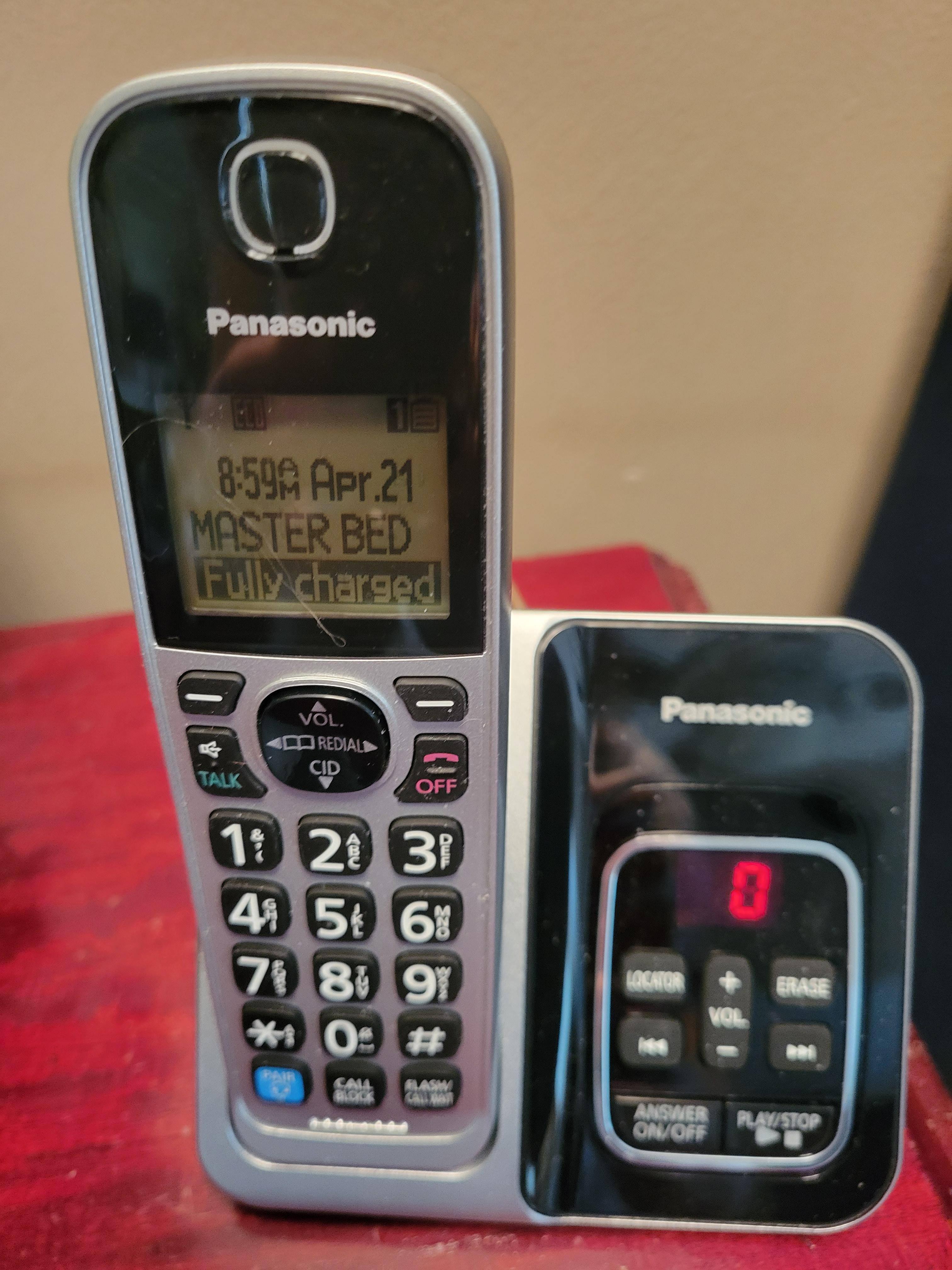 Panasonic Phone Named Handset/Message Indicator on Base, click to load a larger version