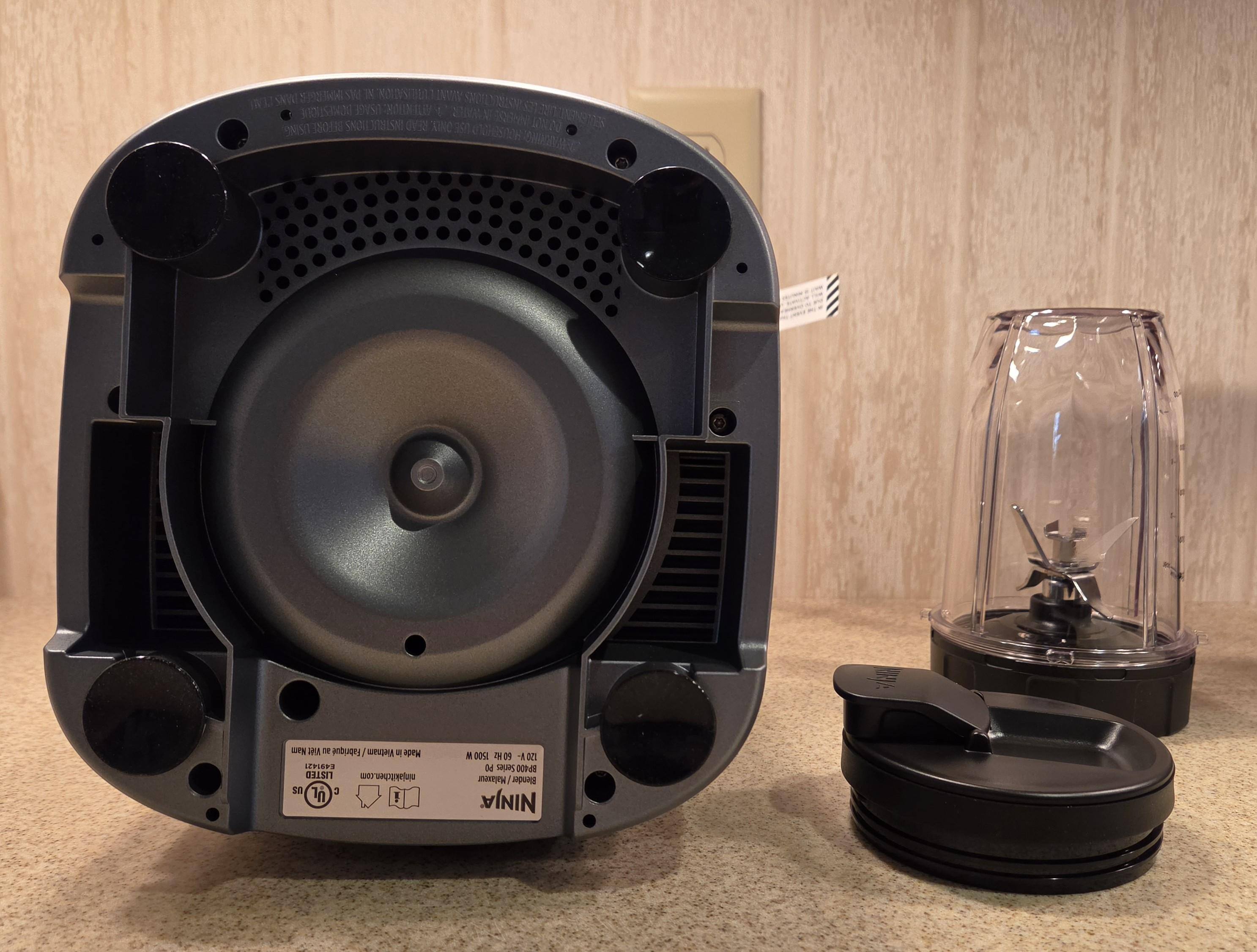 Bottom of base with suction cups, click to load a larger version