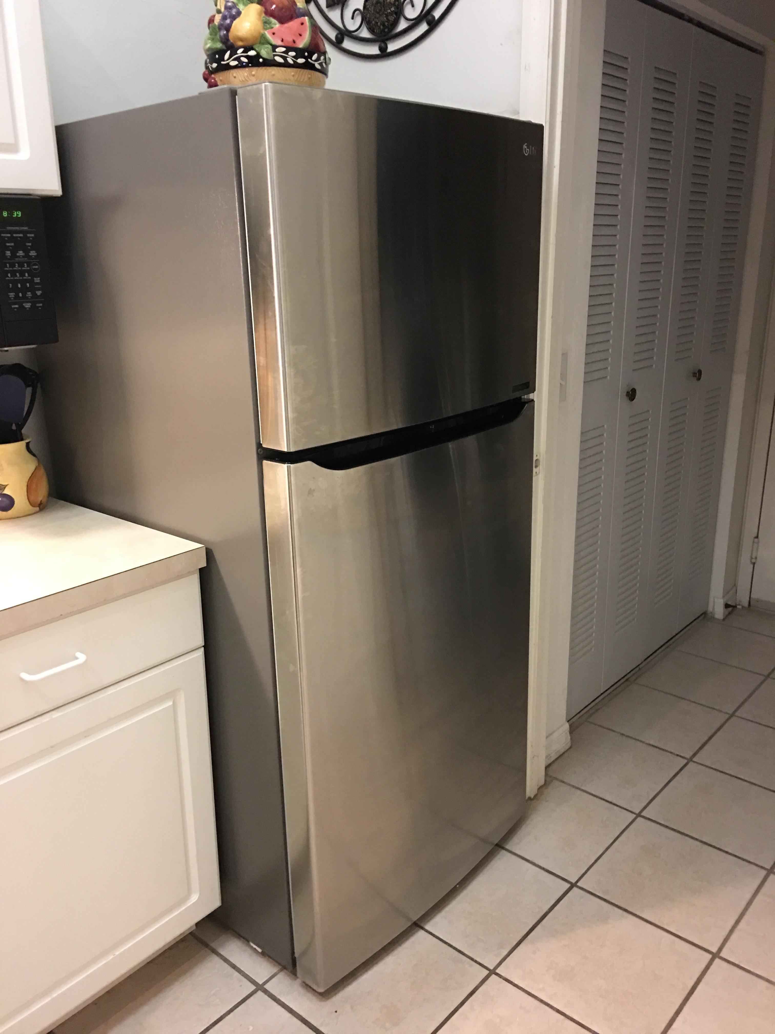 LG top freezer, click to load a larger version