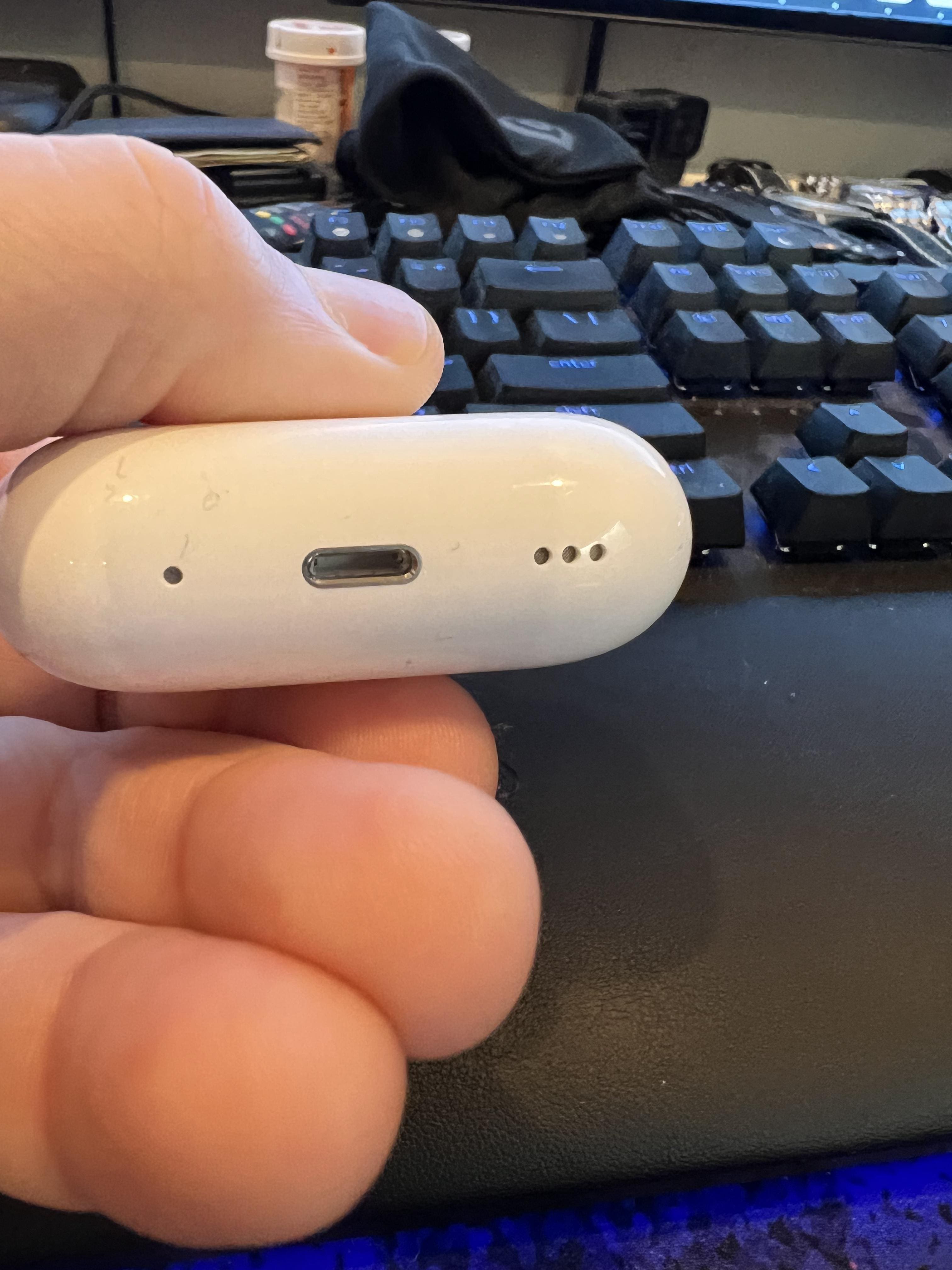 J*N様 AirPods Pro 2 Apple AirPods Pro (2nd generation) White MQD83AM/A - Best Buy