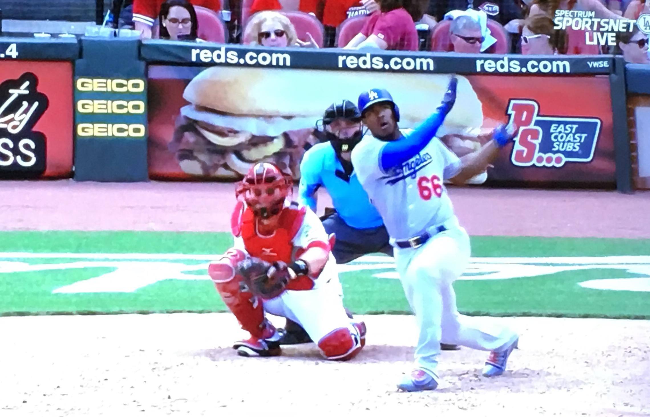 Sample of TV Dodger Reds game. Awesome HD picture., click to load a larger version