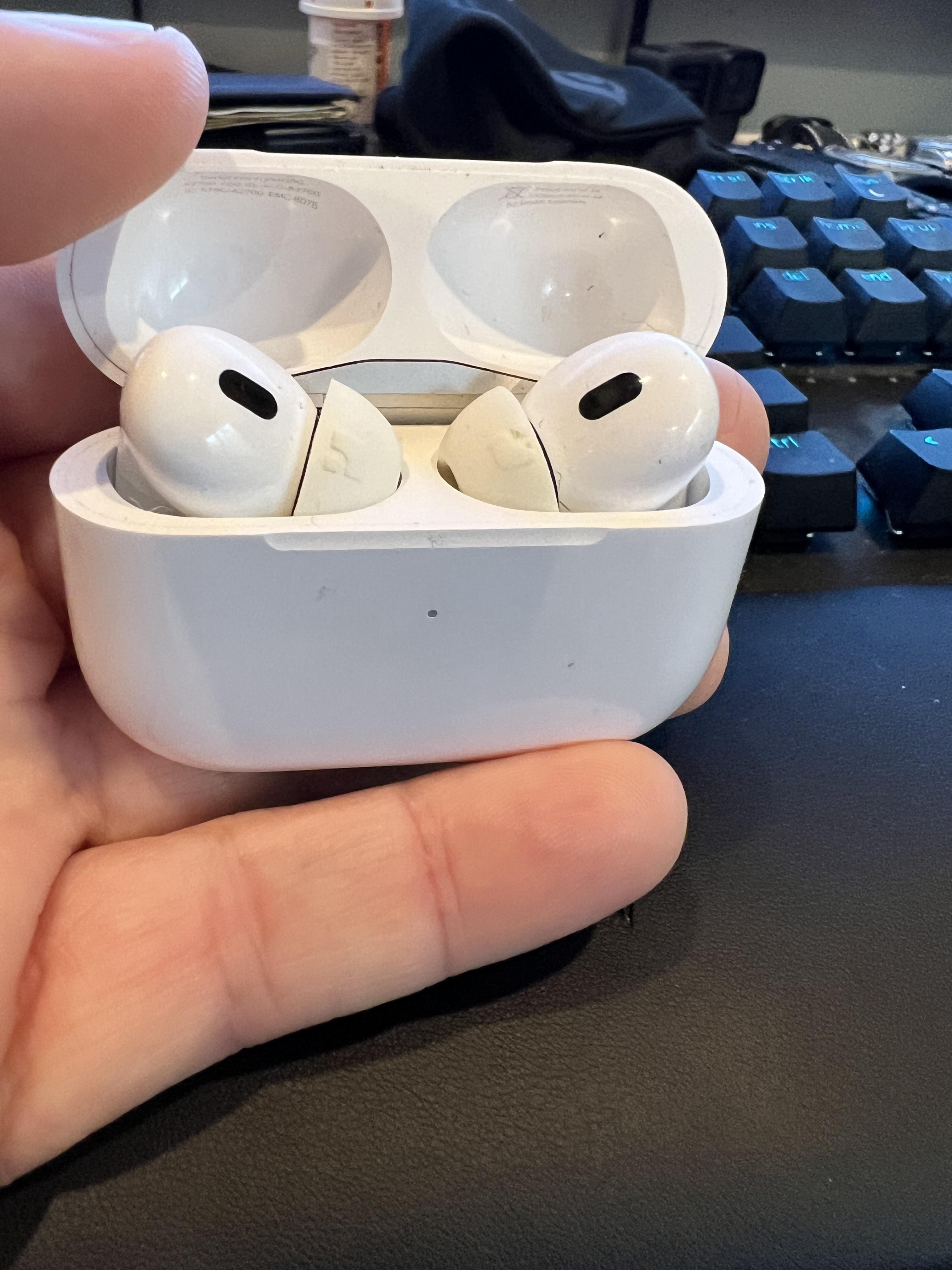 Apple Refurbished Excellent AirPods Pro (2nd generation) White
