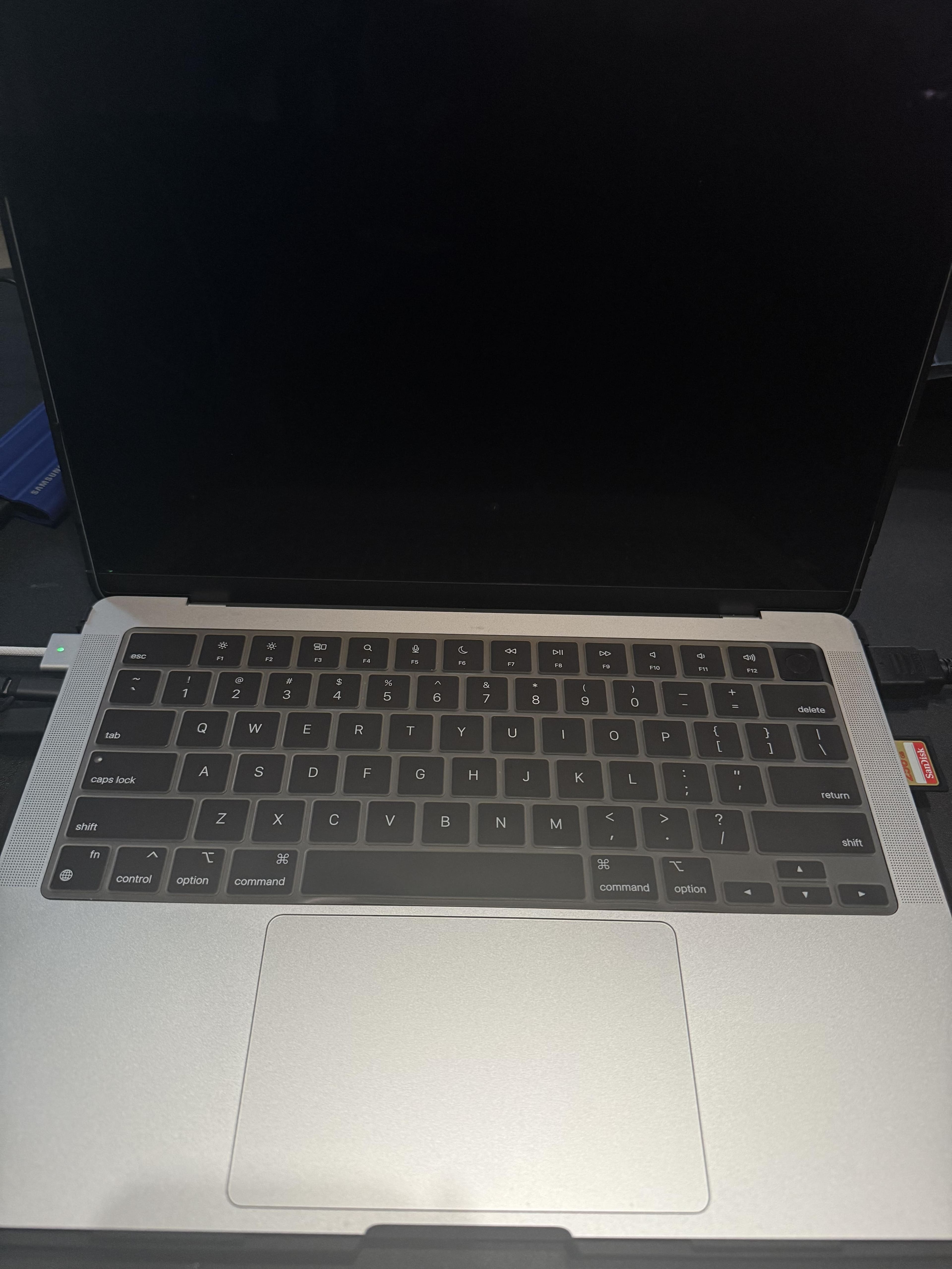MacBook Pro 14インチ　M5 16ギガメモリ　1TBストレージ MacBook Pro (14-inch, M5) - Tech Specs - Apple Support (BH)