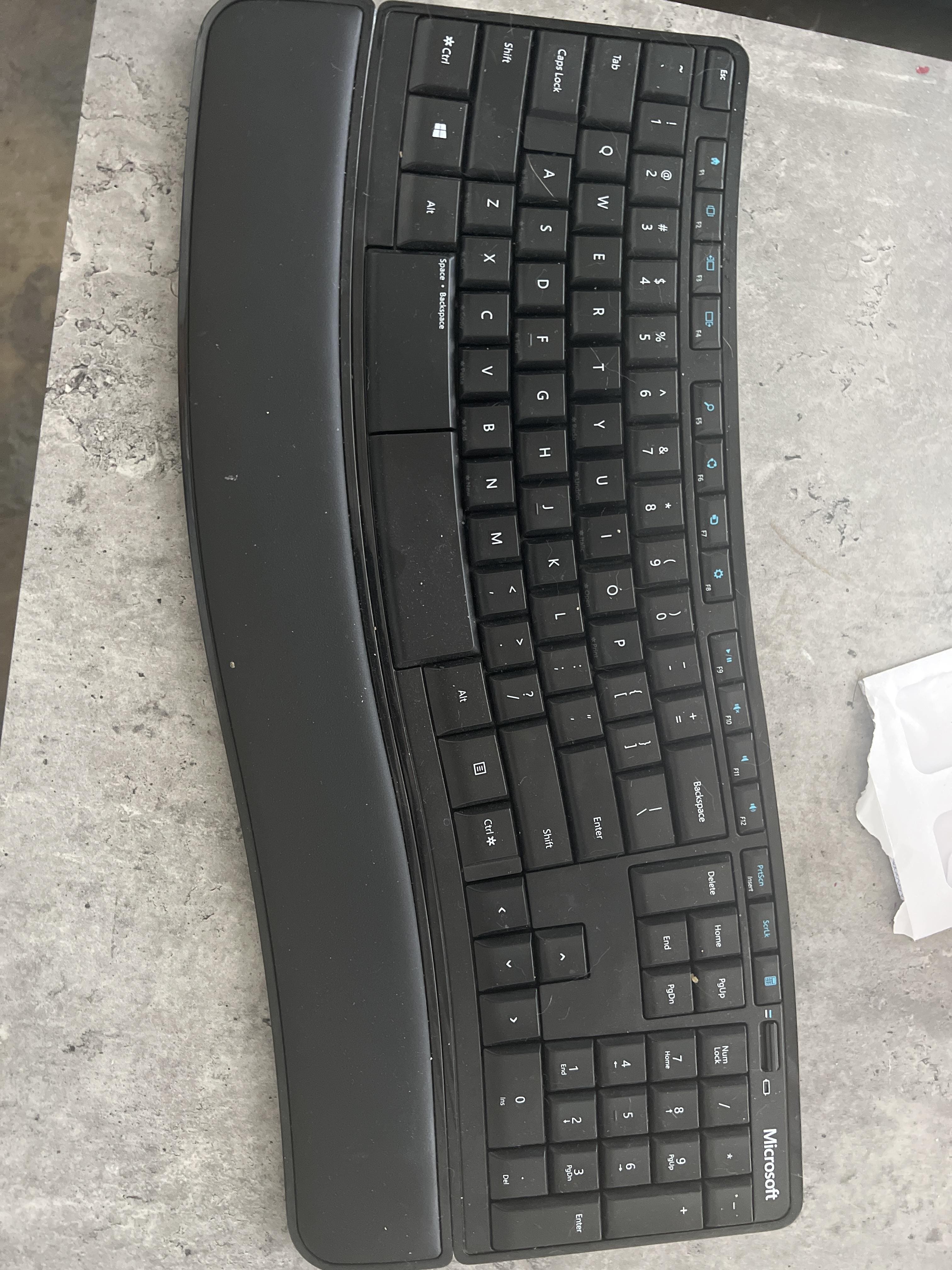 Microsoft Ergonomic Full size Wireless Sculpt Comfort Desktop USB