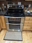 Whirlpool Gold 6.2 cu. ft. Electric Range (WFE720H0AS) review: This  Whirlpool range is a reliable kitchen companion - CNET