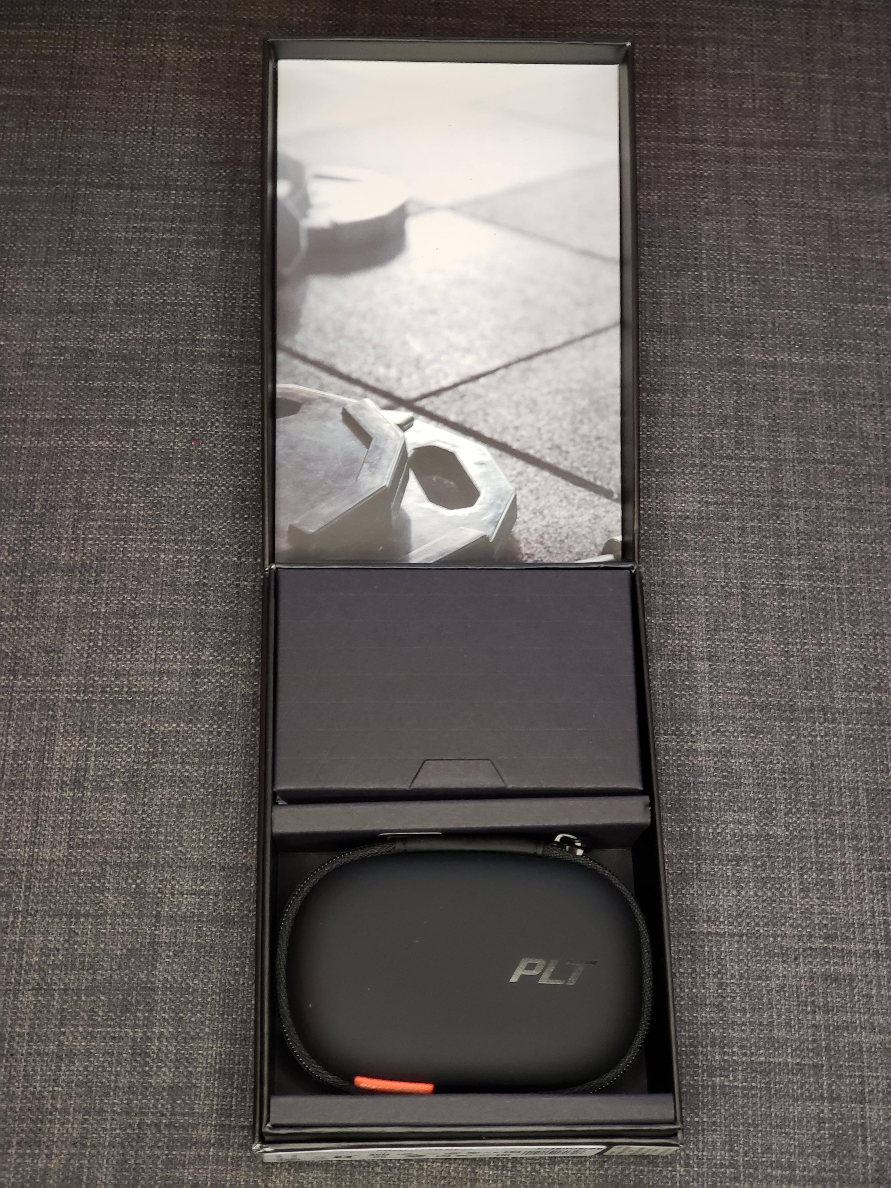 Very nice (and recyclable) packaging, click to load a larger version