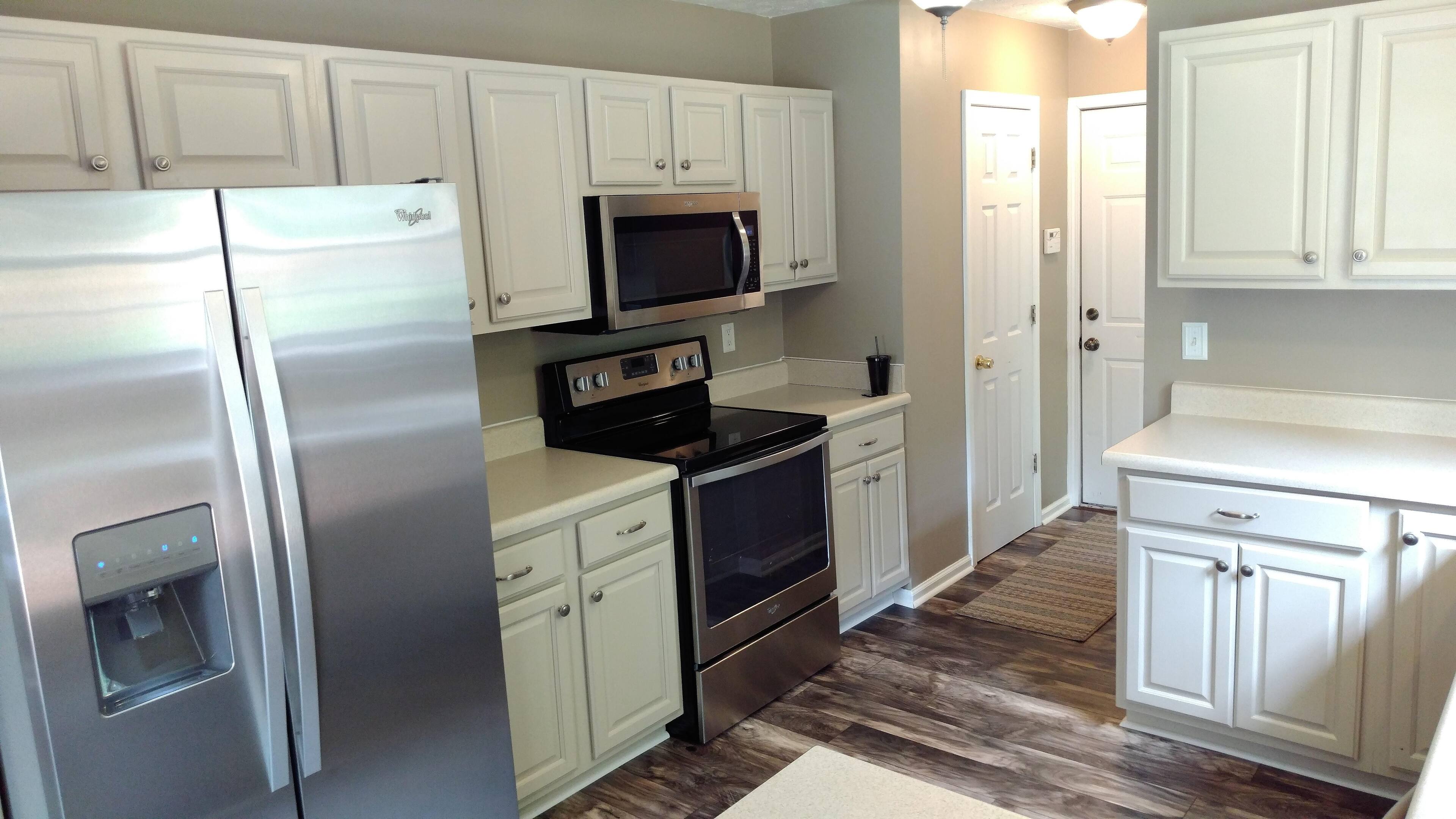 Whirlpool 4 appliance set, click to load a larger version