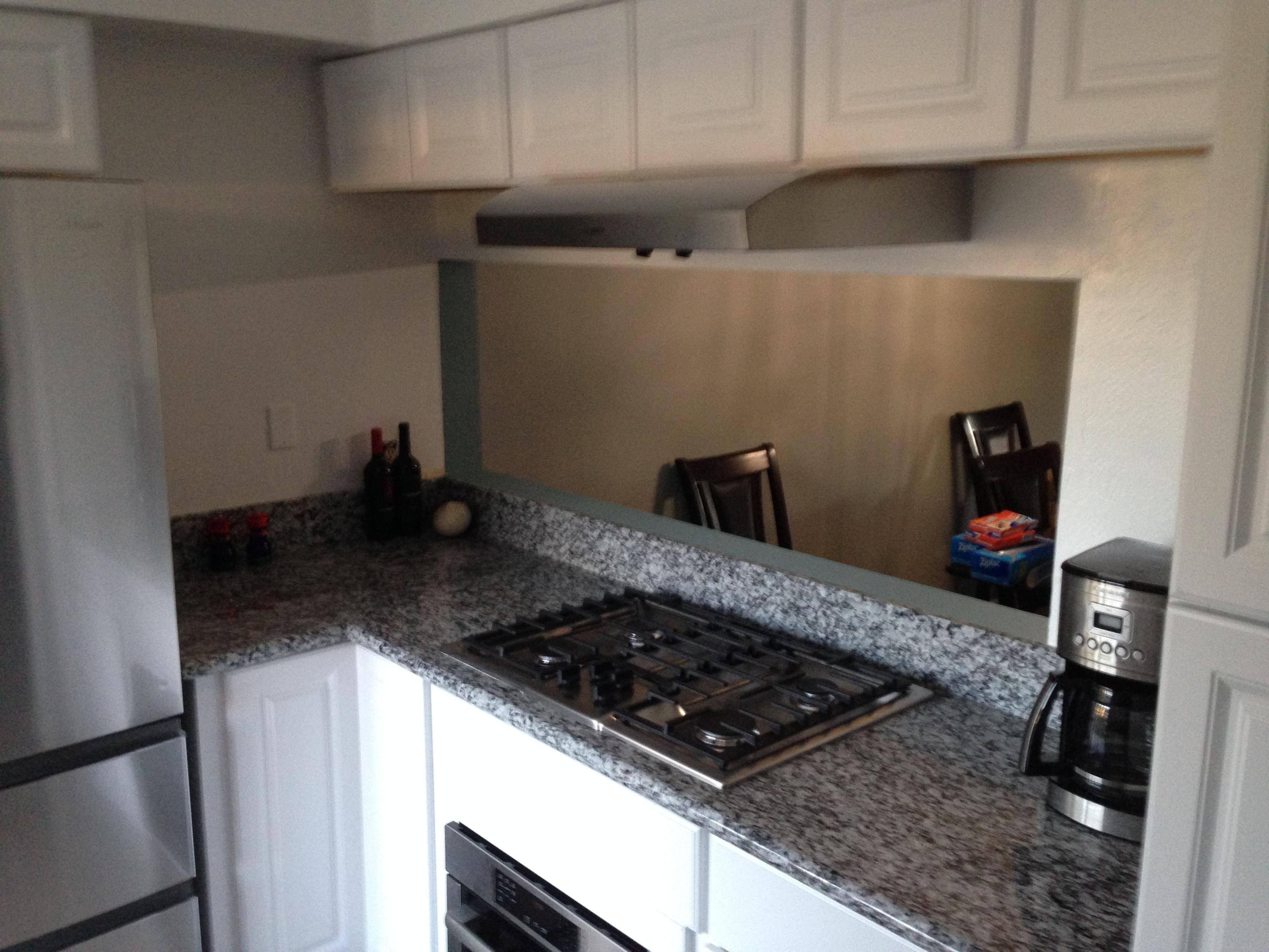 Cooktop w/granite countertop, click to load a larger version