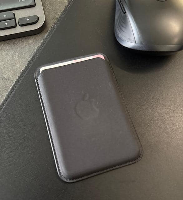 Apple iPhone FineWoven Wallet with MagSafe Fox Orange MGH64ZM/A