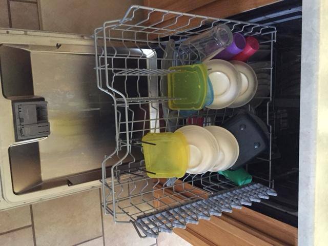 showing top rack -you can't use the middle of the rack to load - wasted space., click to load a larger version