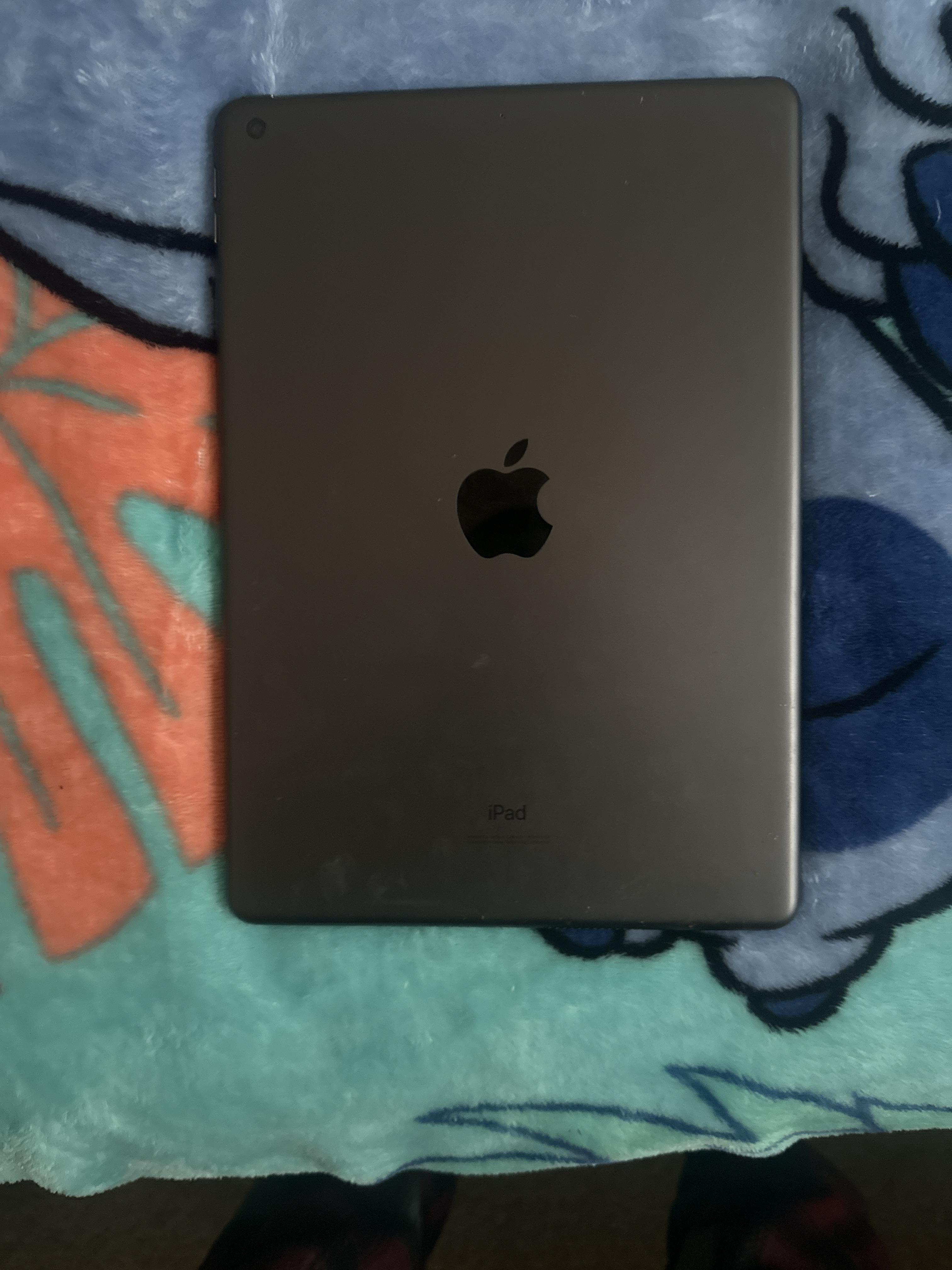 Apple Geek Squad Certified Refurbished 10.2 Inch iPad (7th