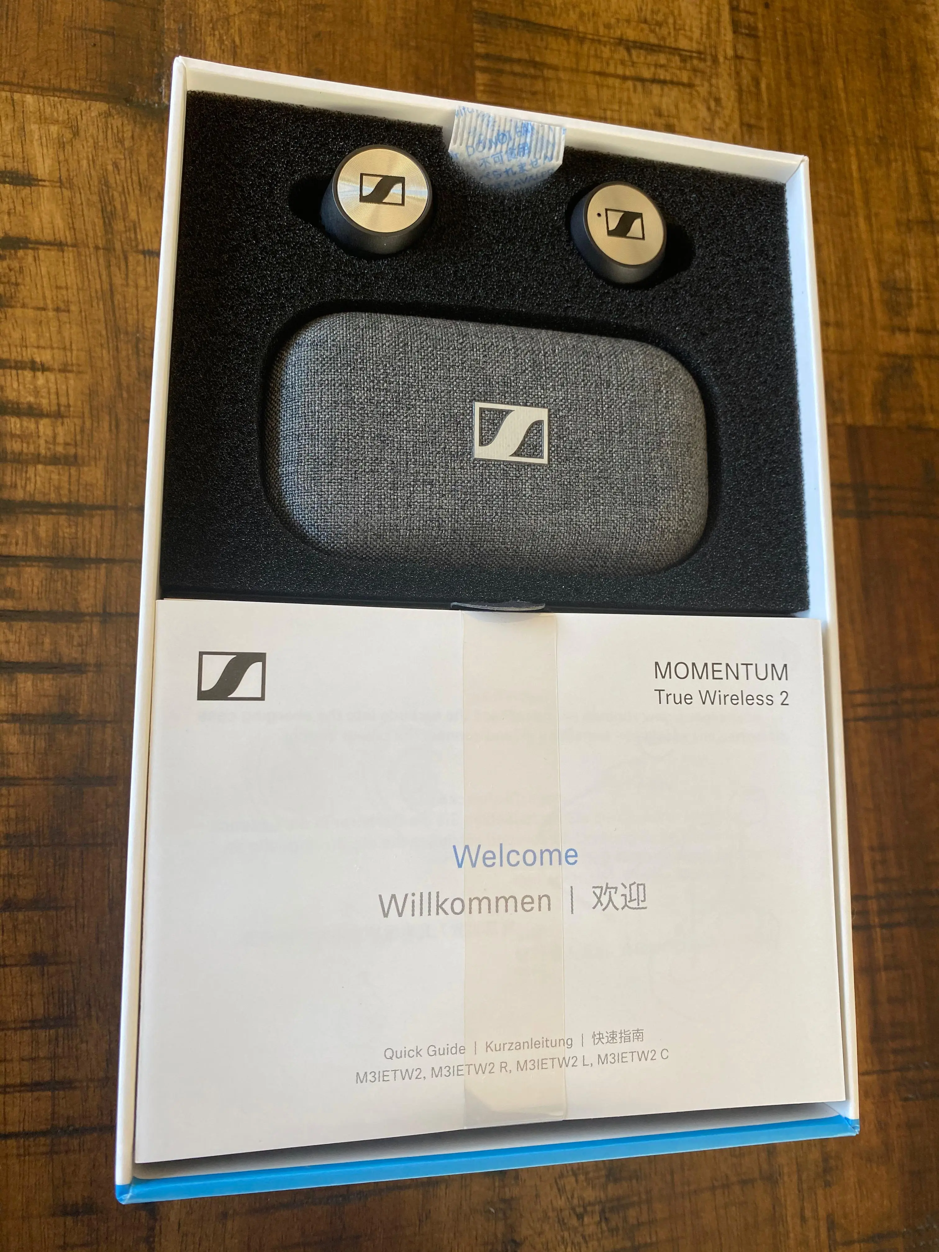 Unboxing, click to load a larger version