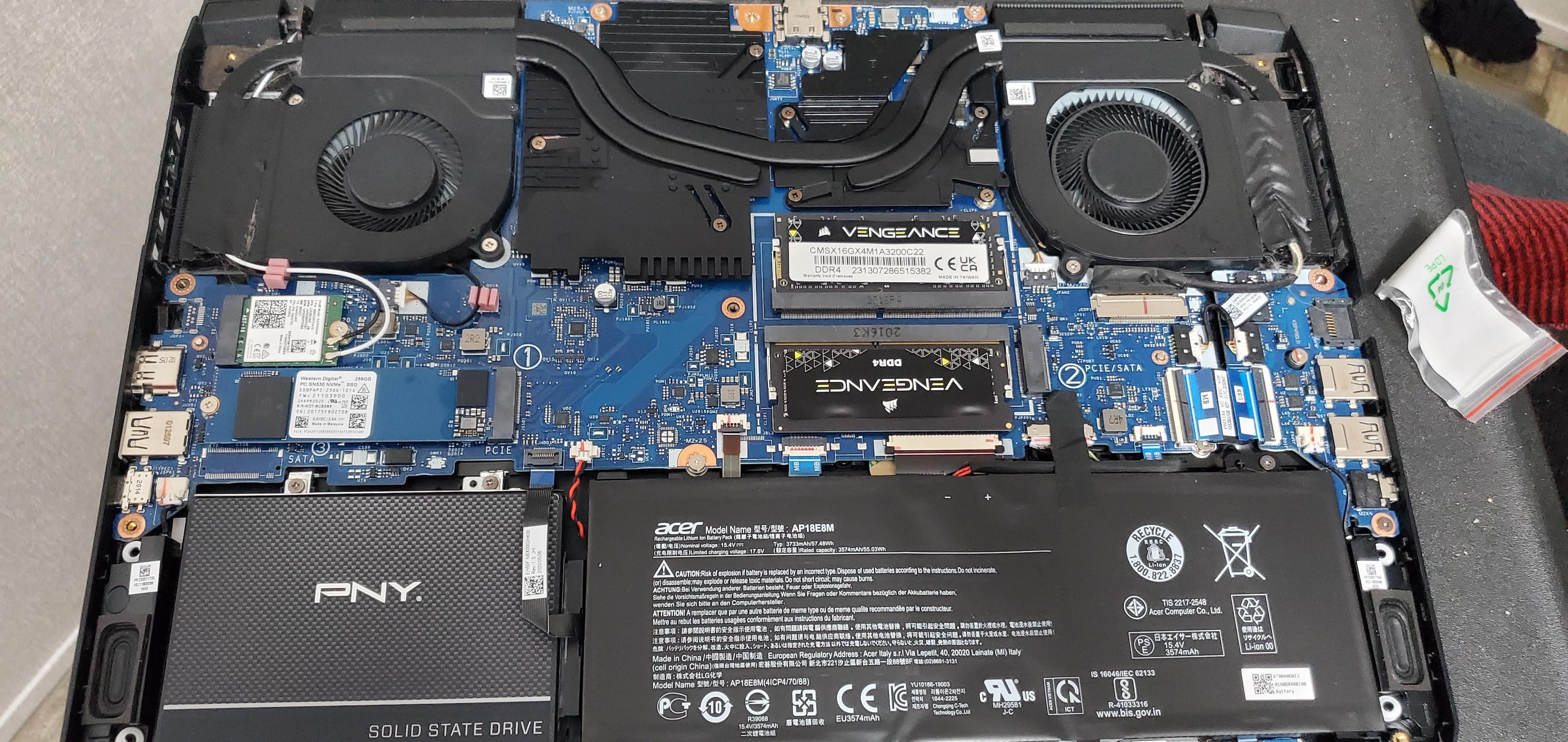 CORSAIR VENGEANCE Series 16GB (1x16GB) DDR4 3200MHz C22 SODIMM