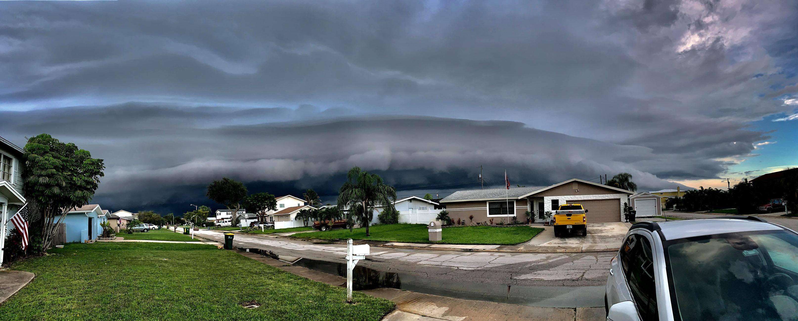Streaming 4k Photos through Chromecast to projector, click to load a larger version