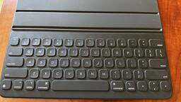 Apple Smart Keyboard Folio for 12.9 inch iPad Pro (6th Apple Smart Keyboard Folio for 12.9 inch iPad Pro (6th