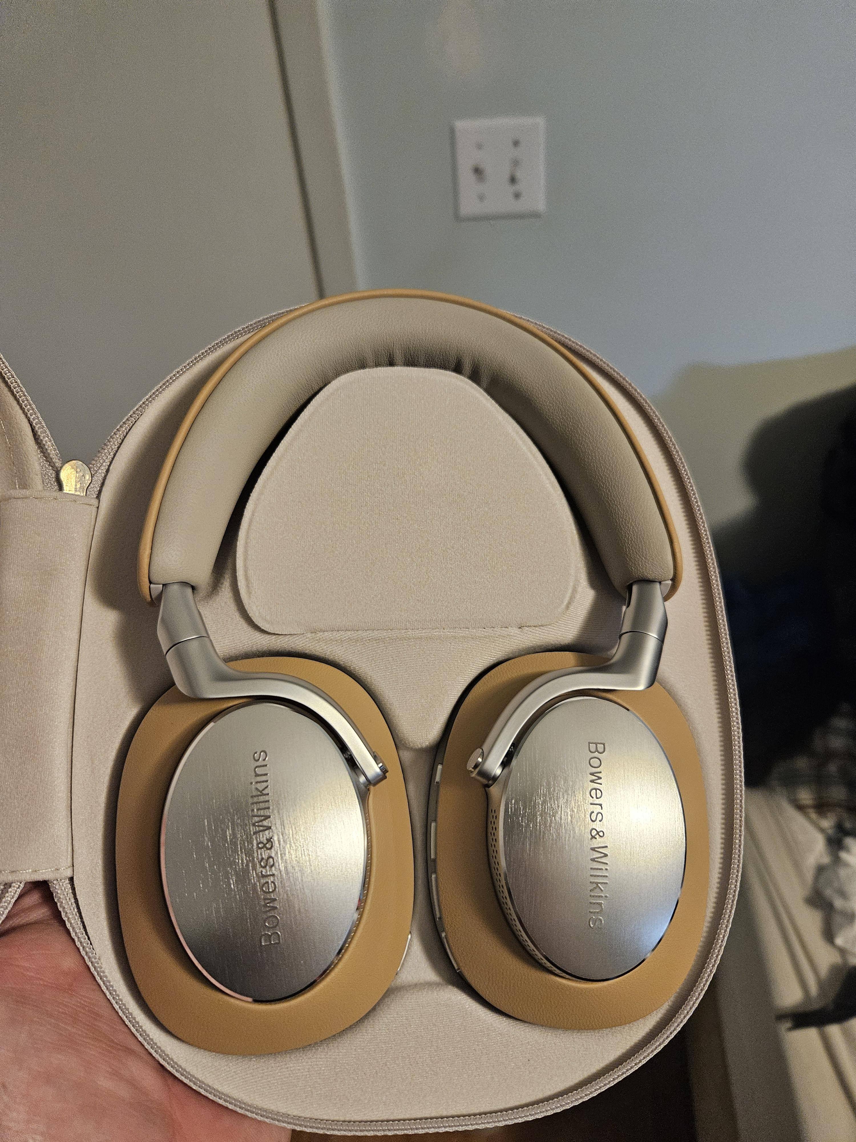 Bowers & Wilkins Px8 Over Ear Wireless Noise Cancelling Bowers & Wilkins Px8 Over Ear Wireless Noise Cancelling