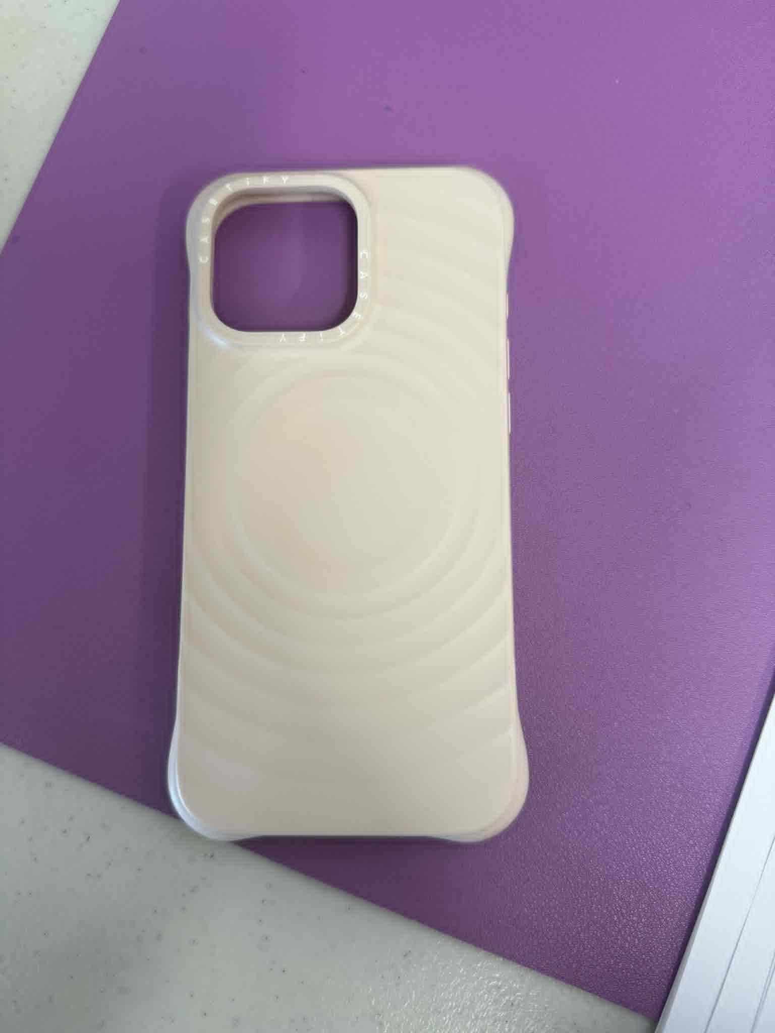 CASETiFY Essentials Ripple Case with MagSafe for Apple iPhone 16
