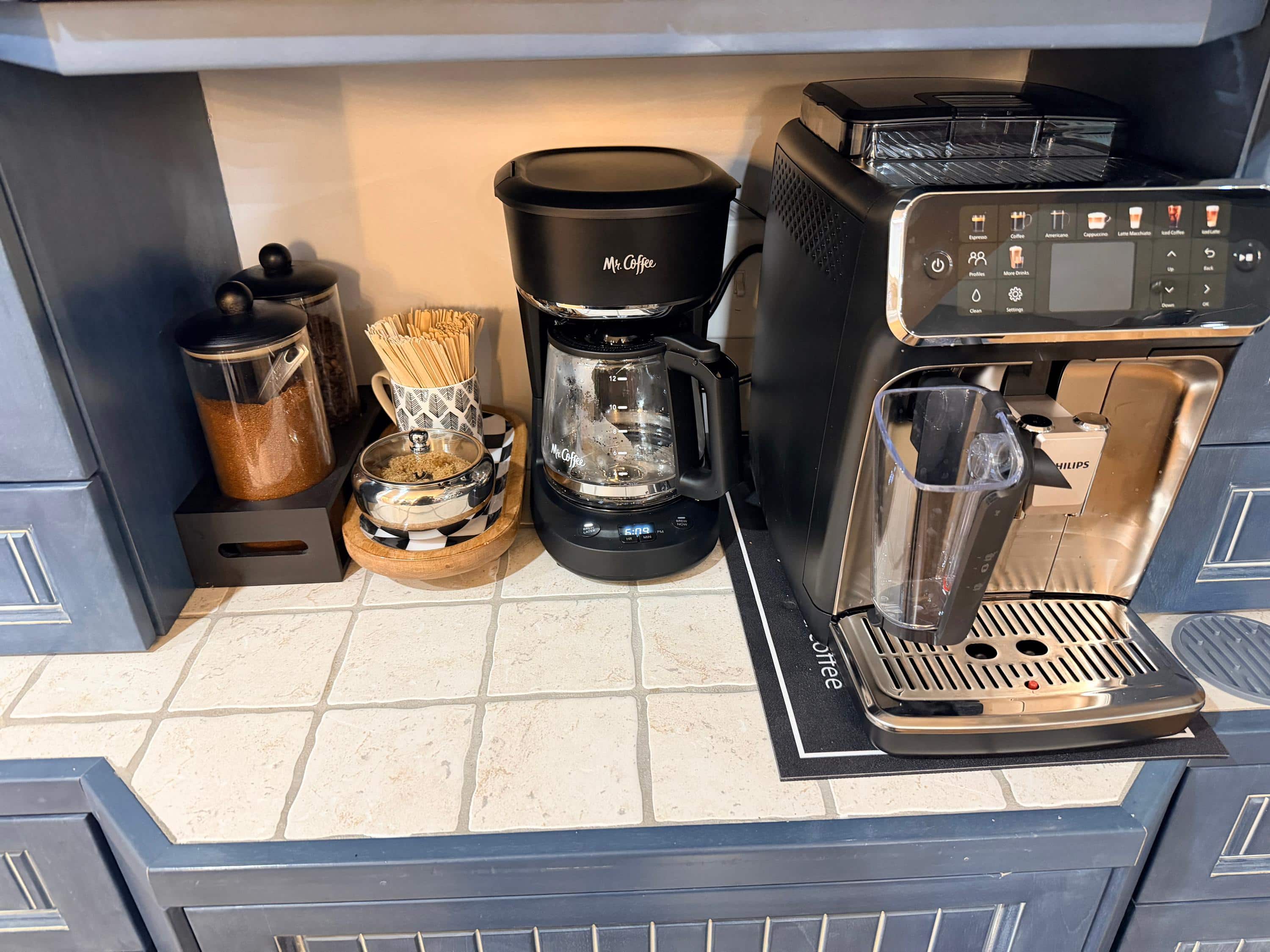 Philips 5500 Fully Automatic Espresso Machine with LatteGo Milk