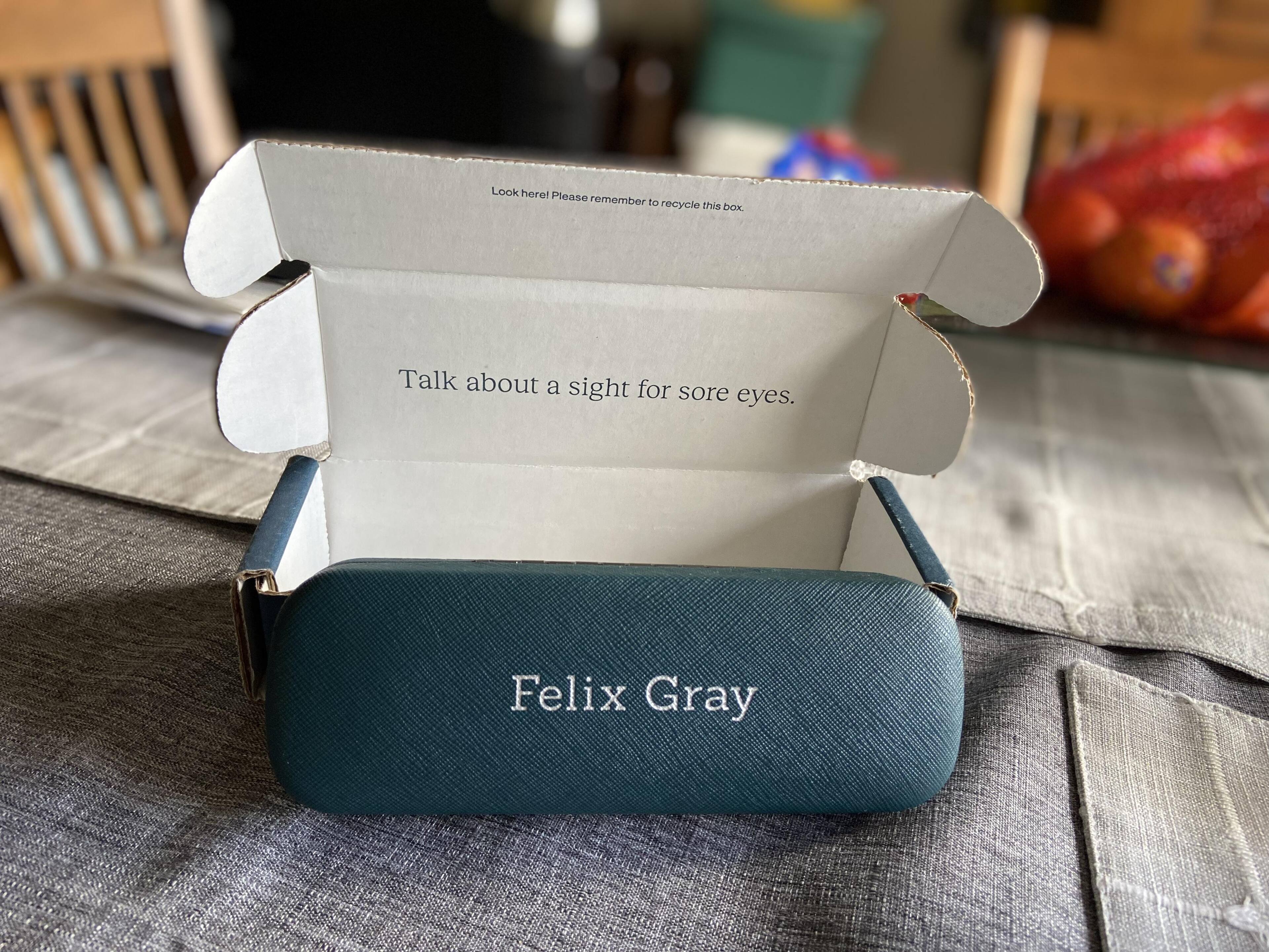 Even came with a cute box, click to load a larger version