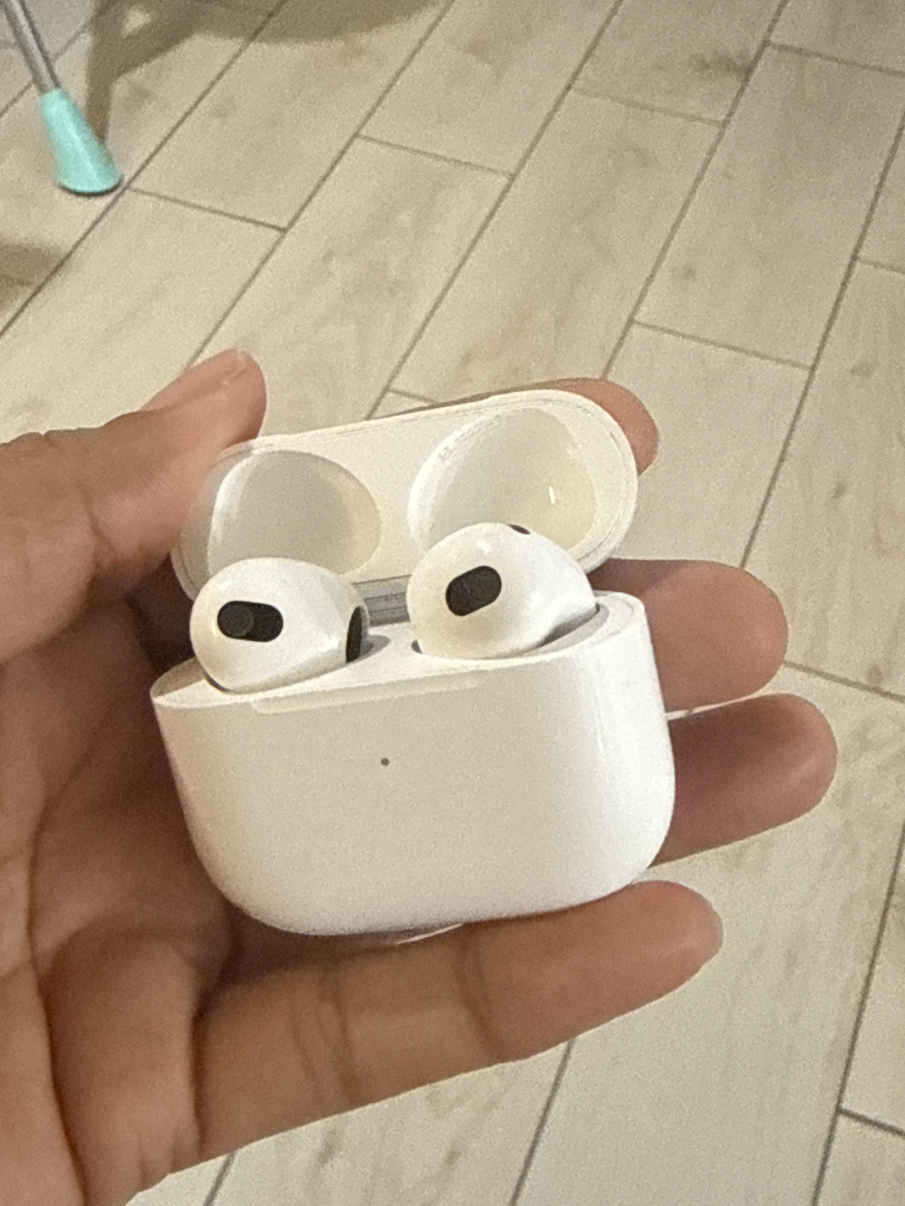Apple AirPods 4 White MXP63LL/A - Best Buy