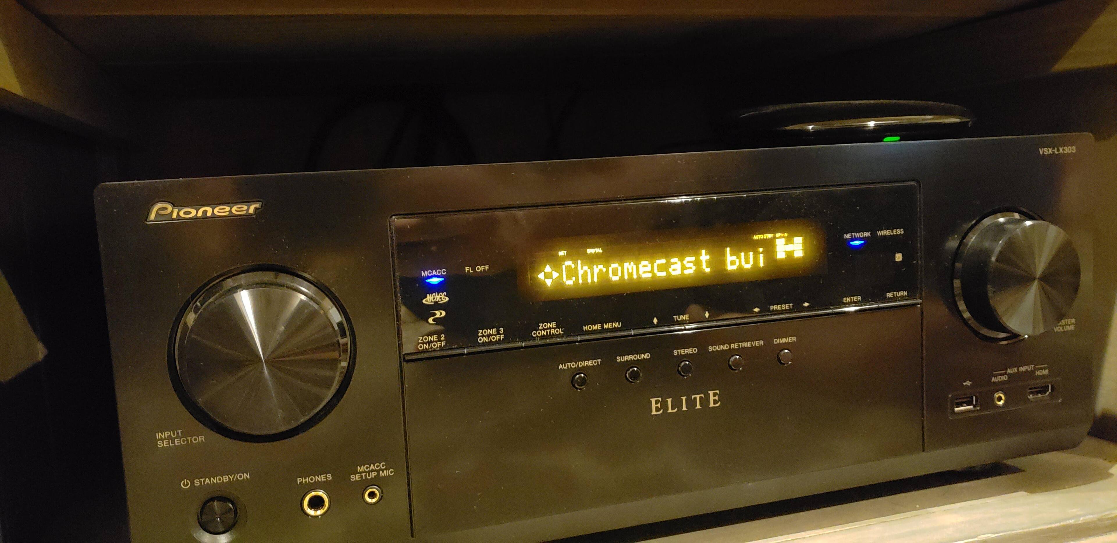 The look is still classic Pioneer with the golden/orange color dispaly, click to load a larger version