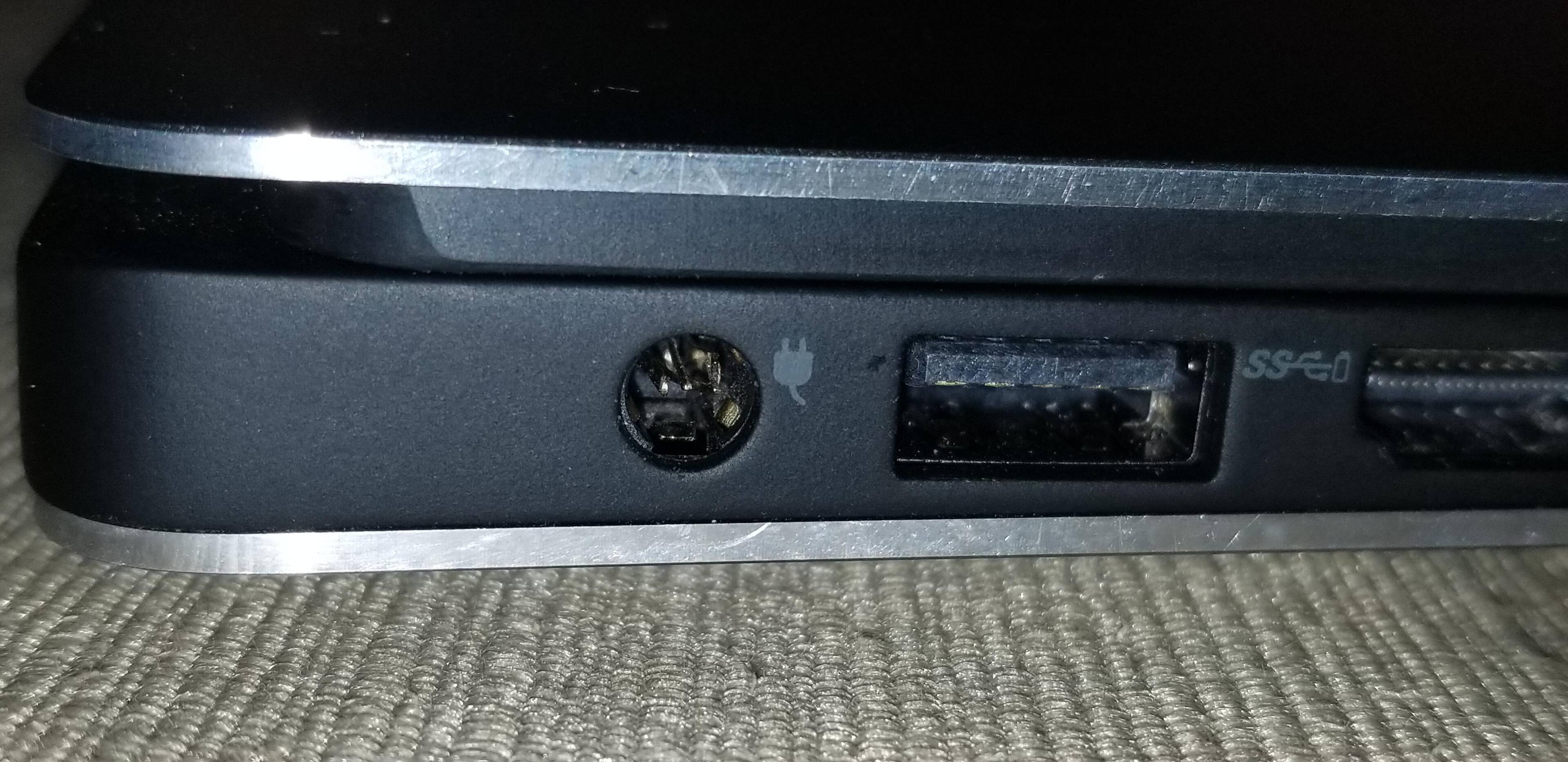 Laptop Power receiver missing "nub", click to load a larger version