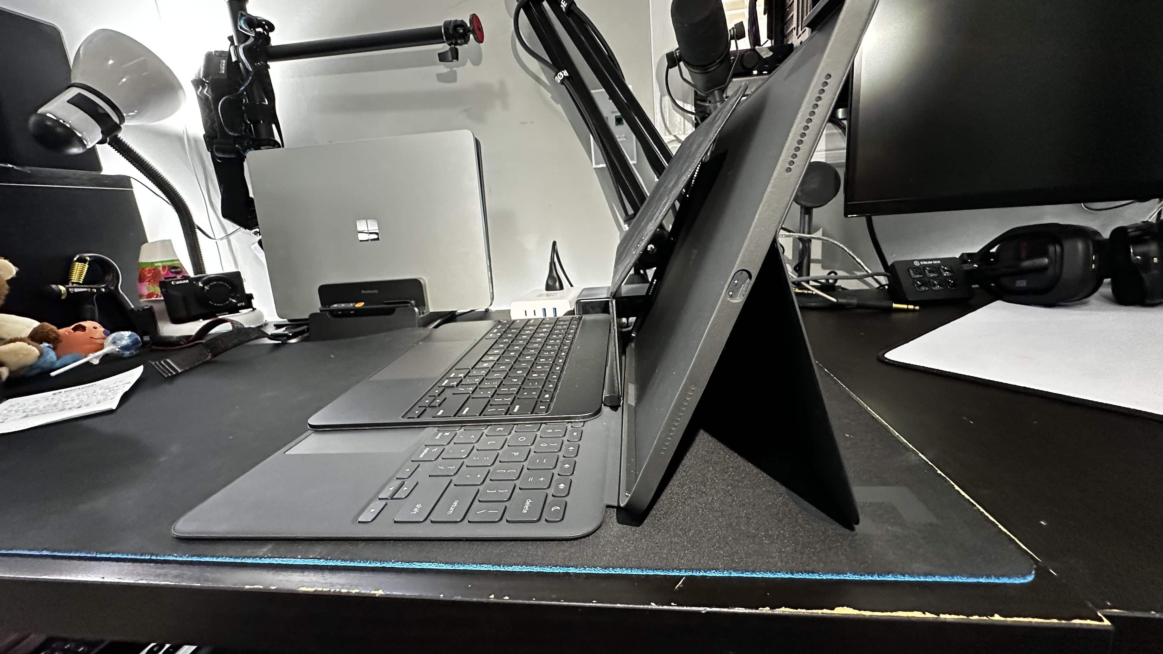 Logitech Combo Touch for iPad Pro 13 inch (Latest Model)(M4 & M5