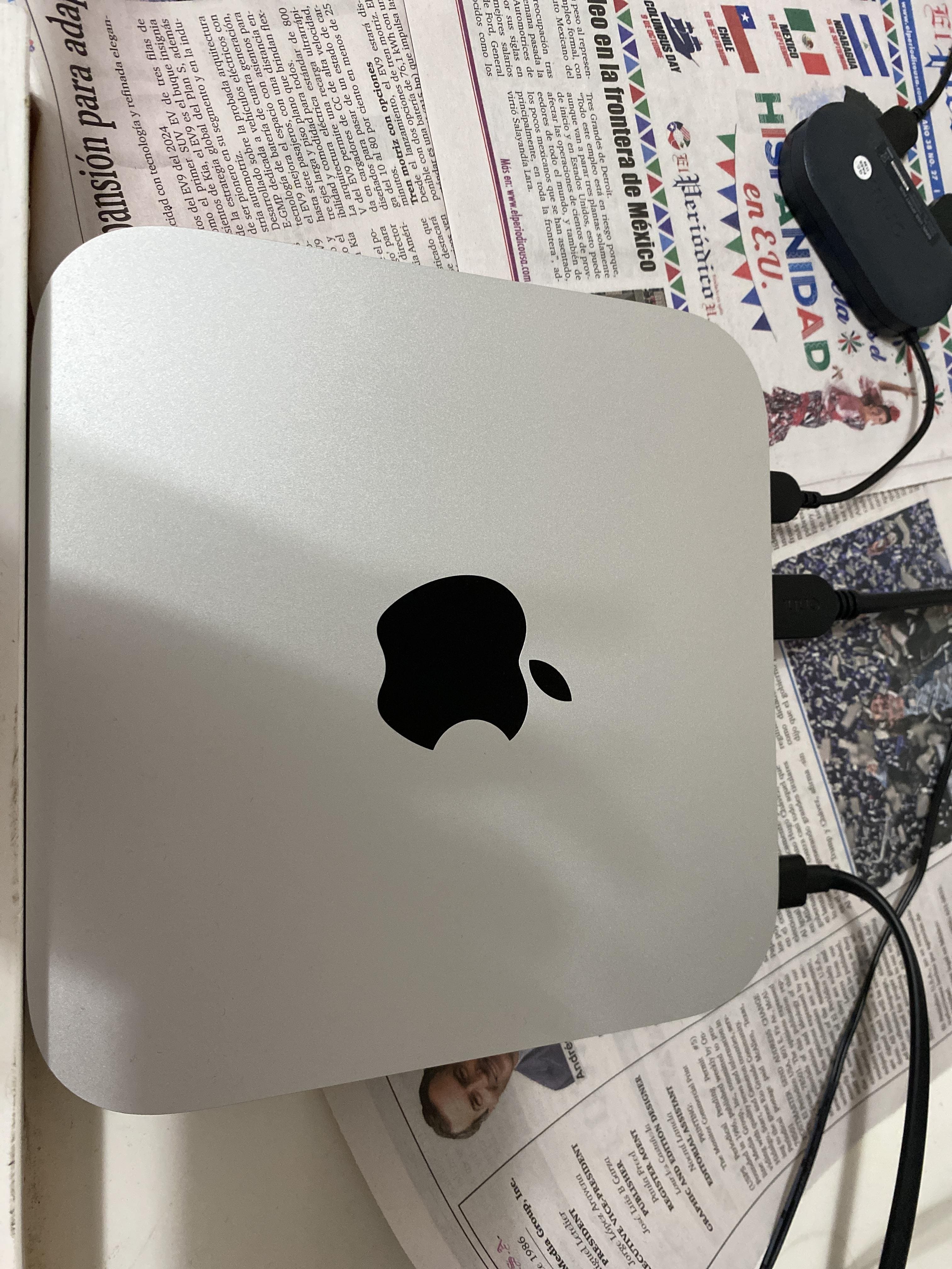 Apple Mac mini Desktop M2 Chip 8GB Memory 256GB SSD Silver Apple Mac mini Desktop M2 Chip 8GB Memory 256GB SSD Silver