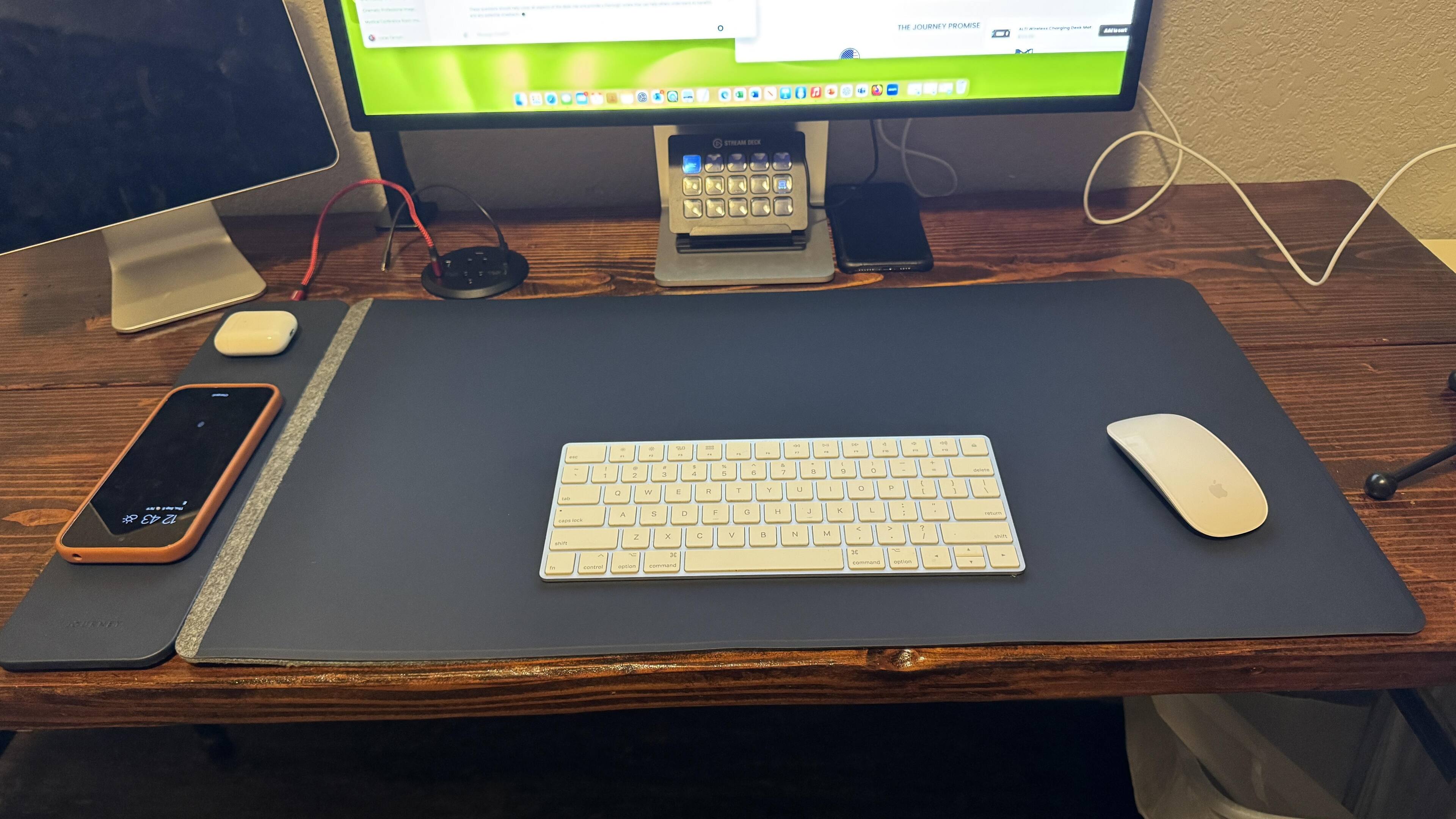 Looks great, does help with clutter., click to load a larger version