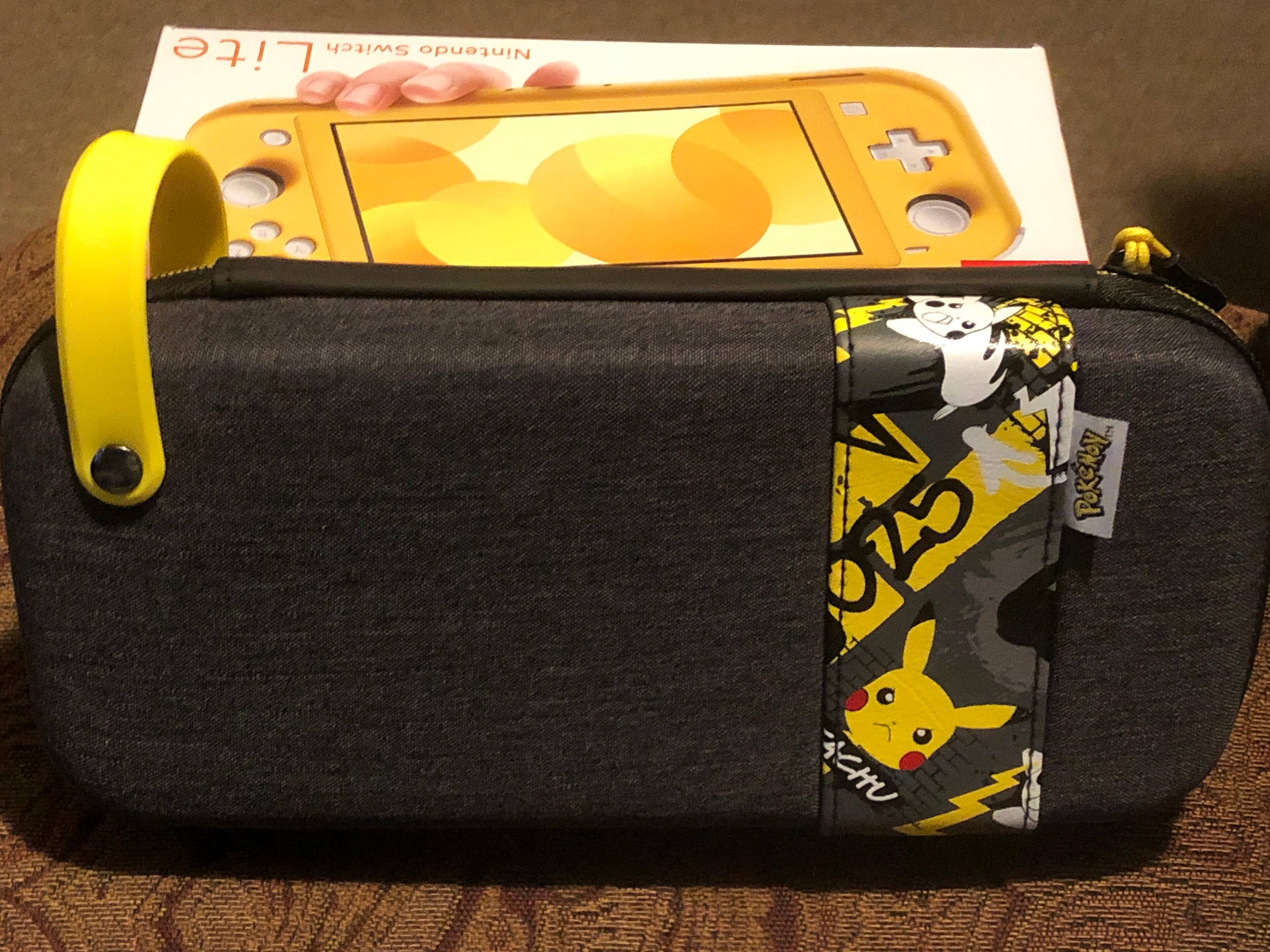 Best Buy: Pikachu Edition Deluxe Travel Case for Nintendo Switch and ...