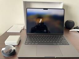 Apple MacBook Pro 14 Apple MacBook Pro 14