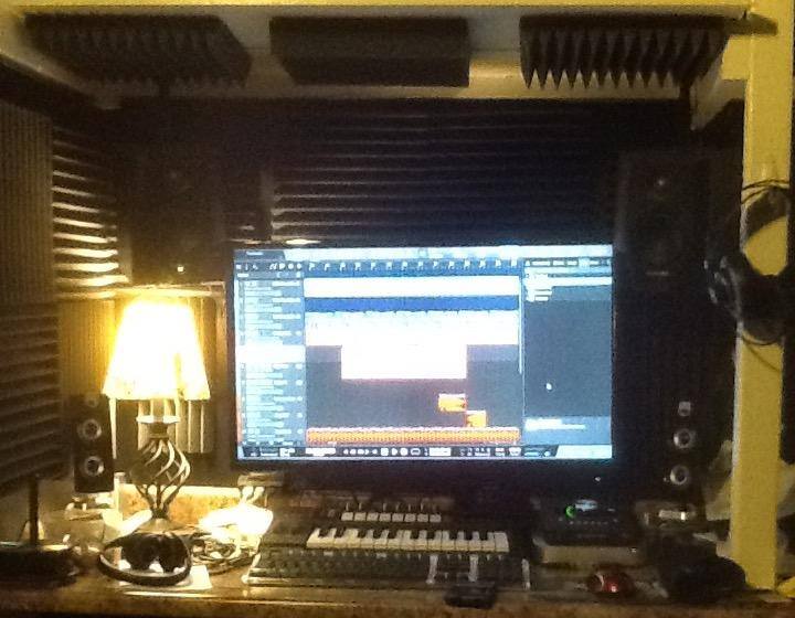 Underground House Lounge, home writing setup, click to load a larger version