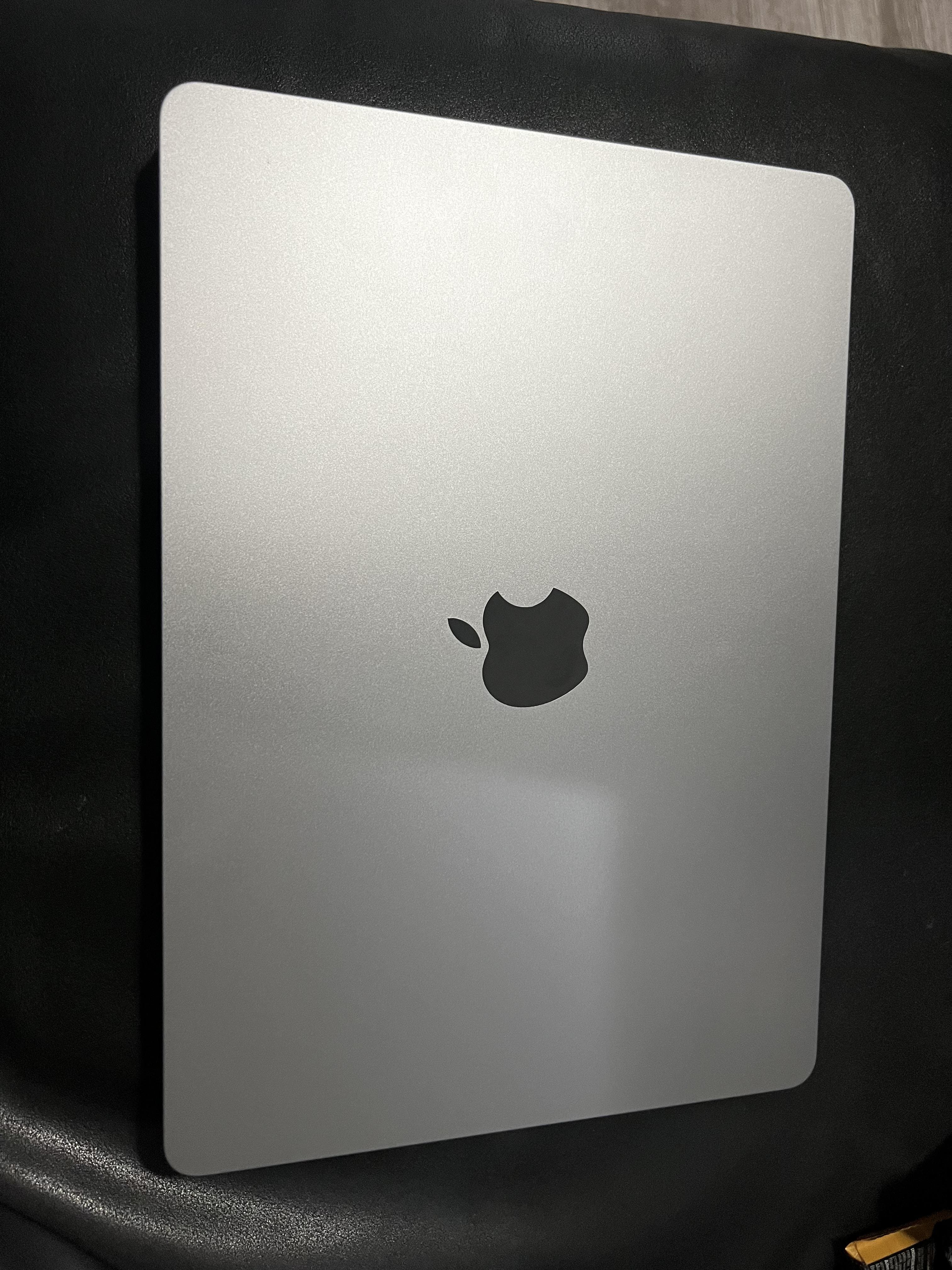 c*h様 MacBookAirM2 512GB 16GB 8GB 8Core10 Amazon.com: Apple 2024 MacBook Air 13-inch Laptop with M3