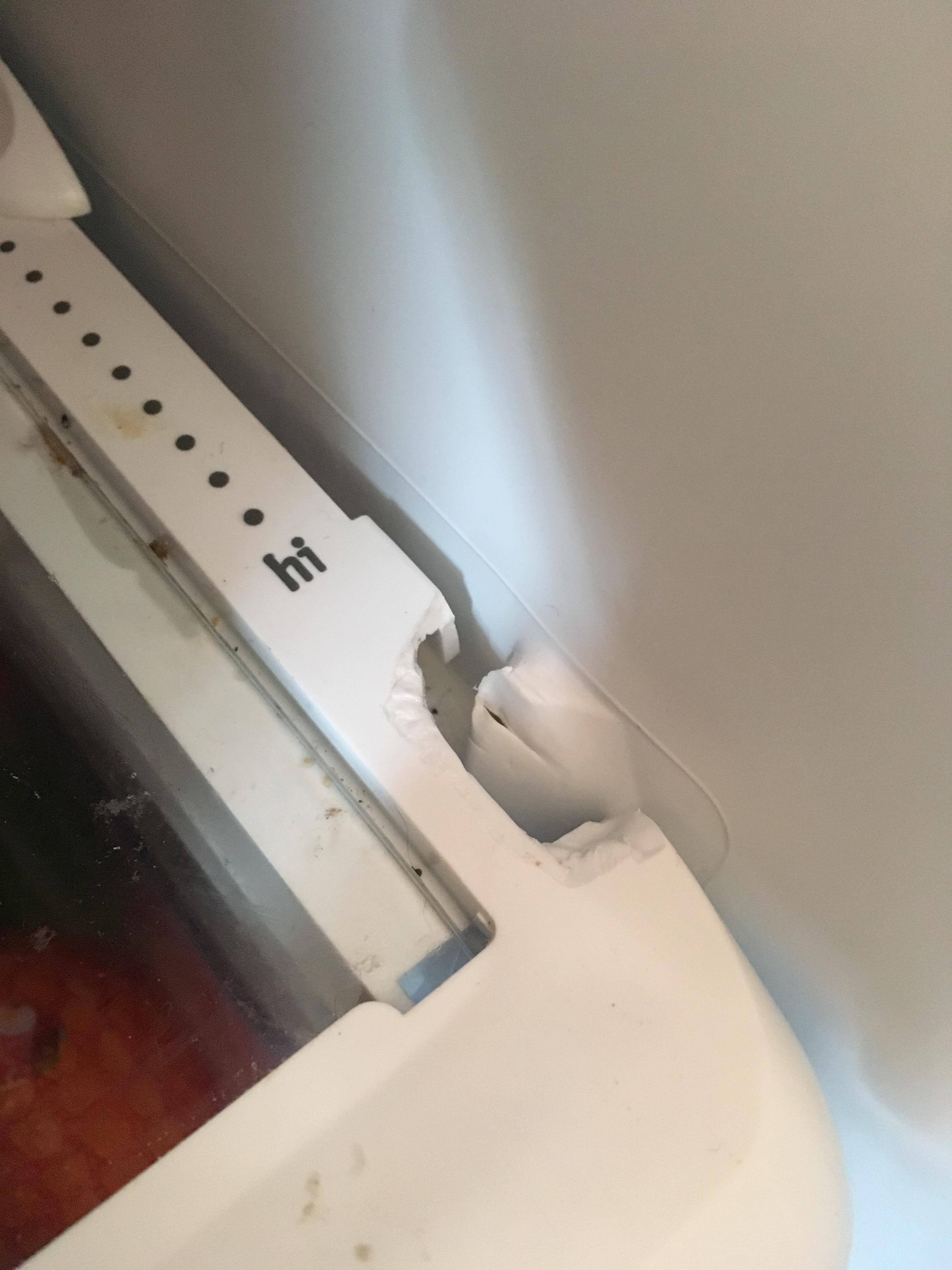 Shelf broken after support bracket collapsed, click to load a larger version