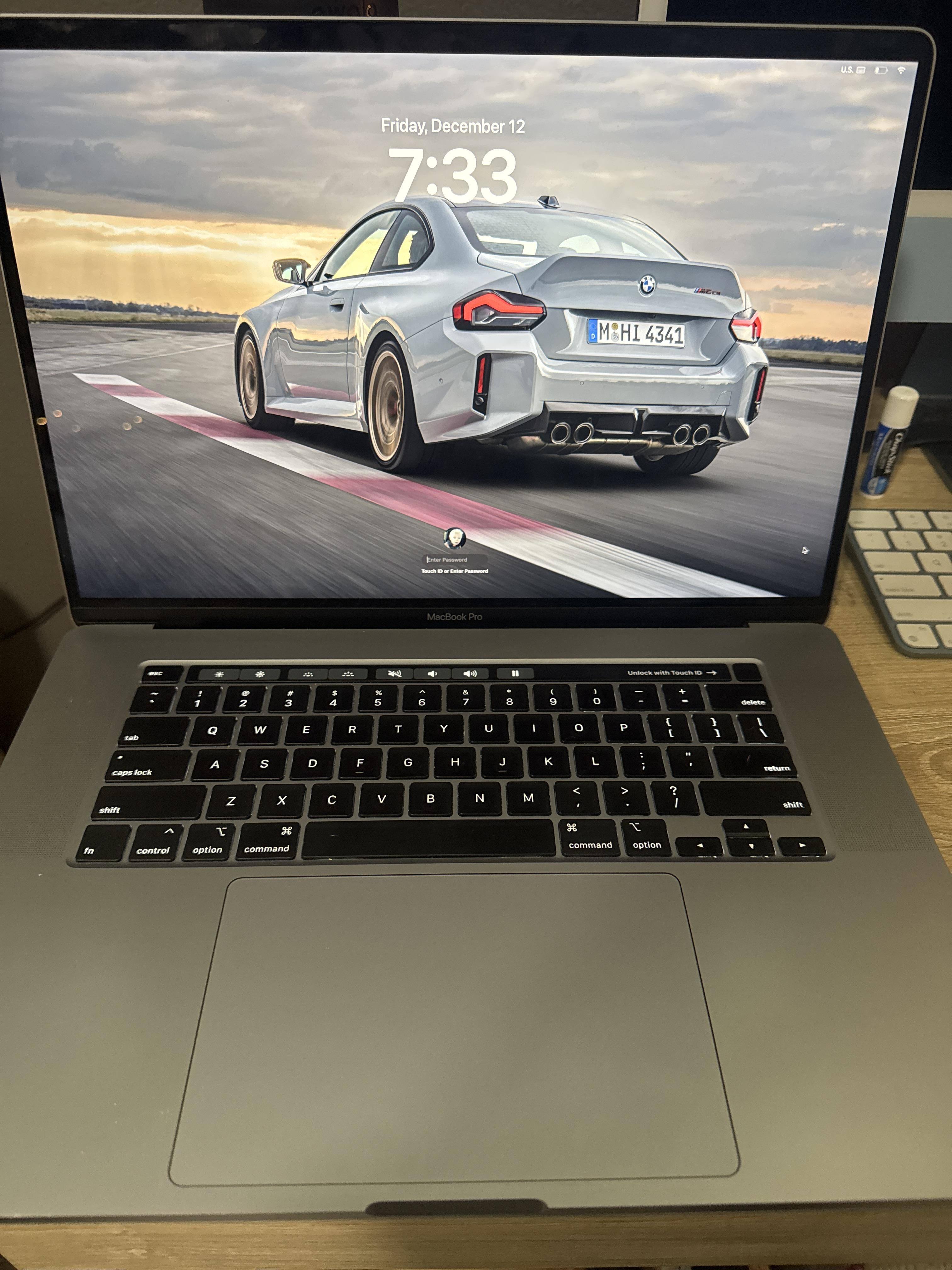 Apple Geek Squad Certified Refurbished MacBook Pro 16