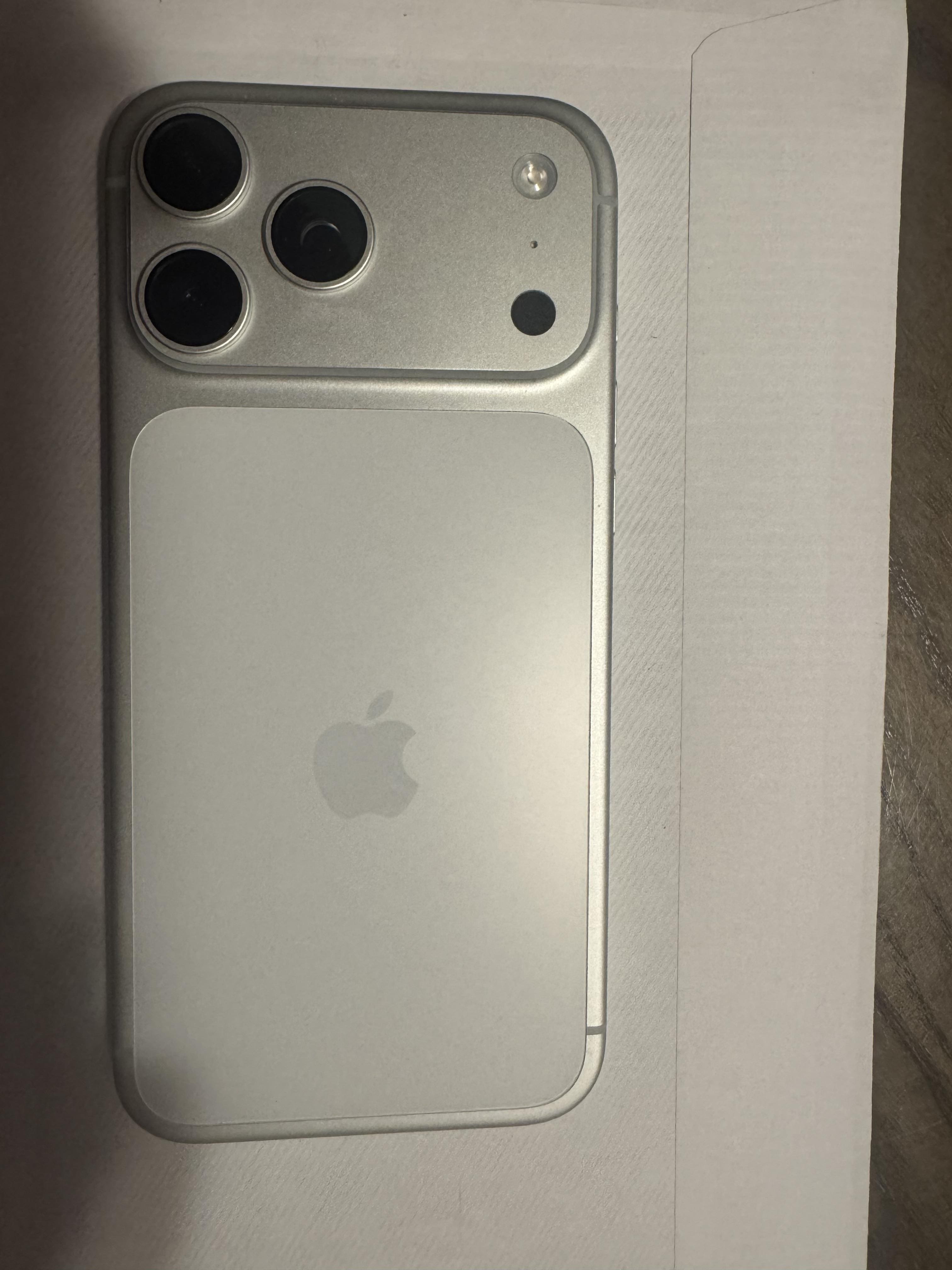 Apple iPhone 17 Pro Max 256GB Silver (AT&T) MFXG4LL/A - Best Buy