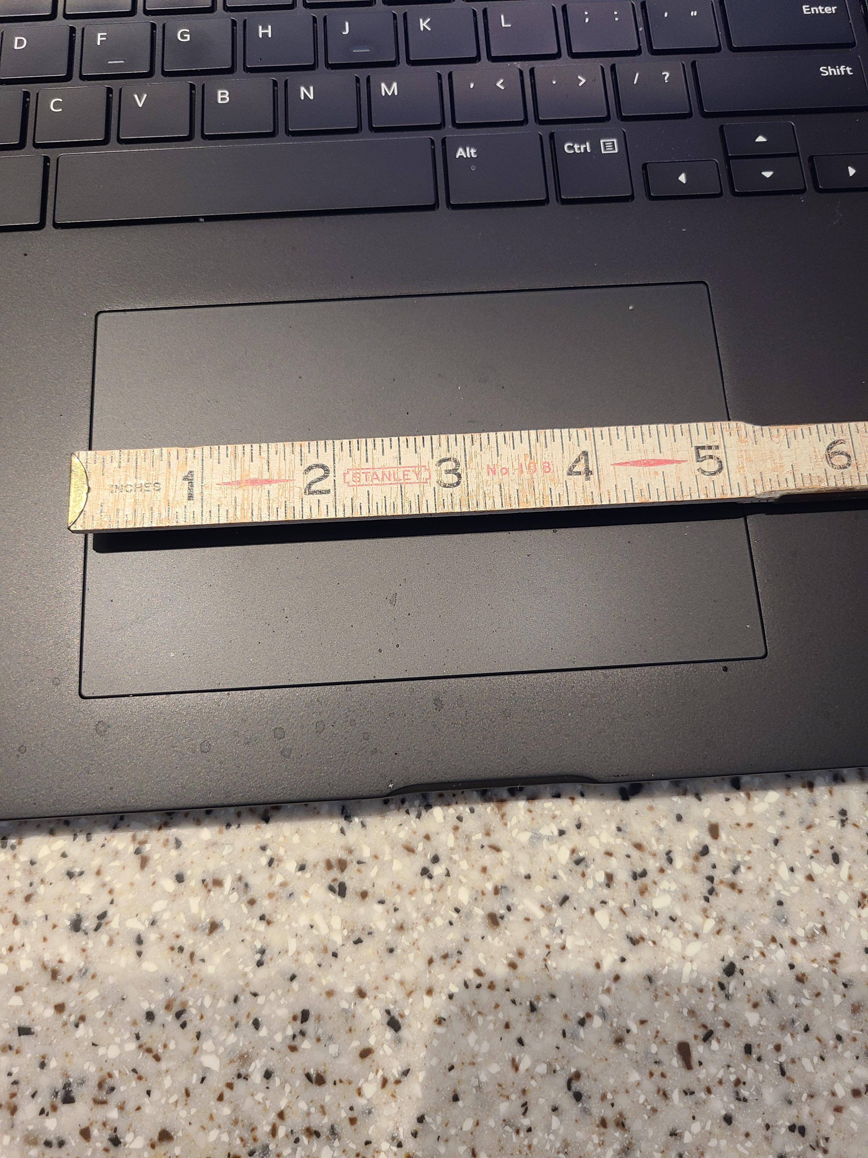 Nice size touchpad, click to load a larger version