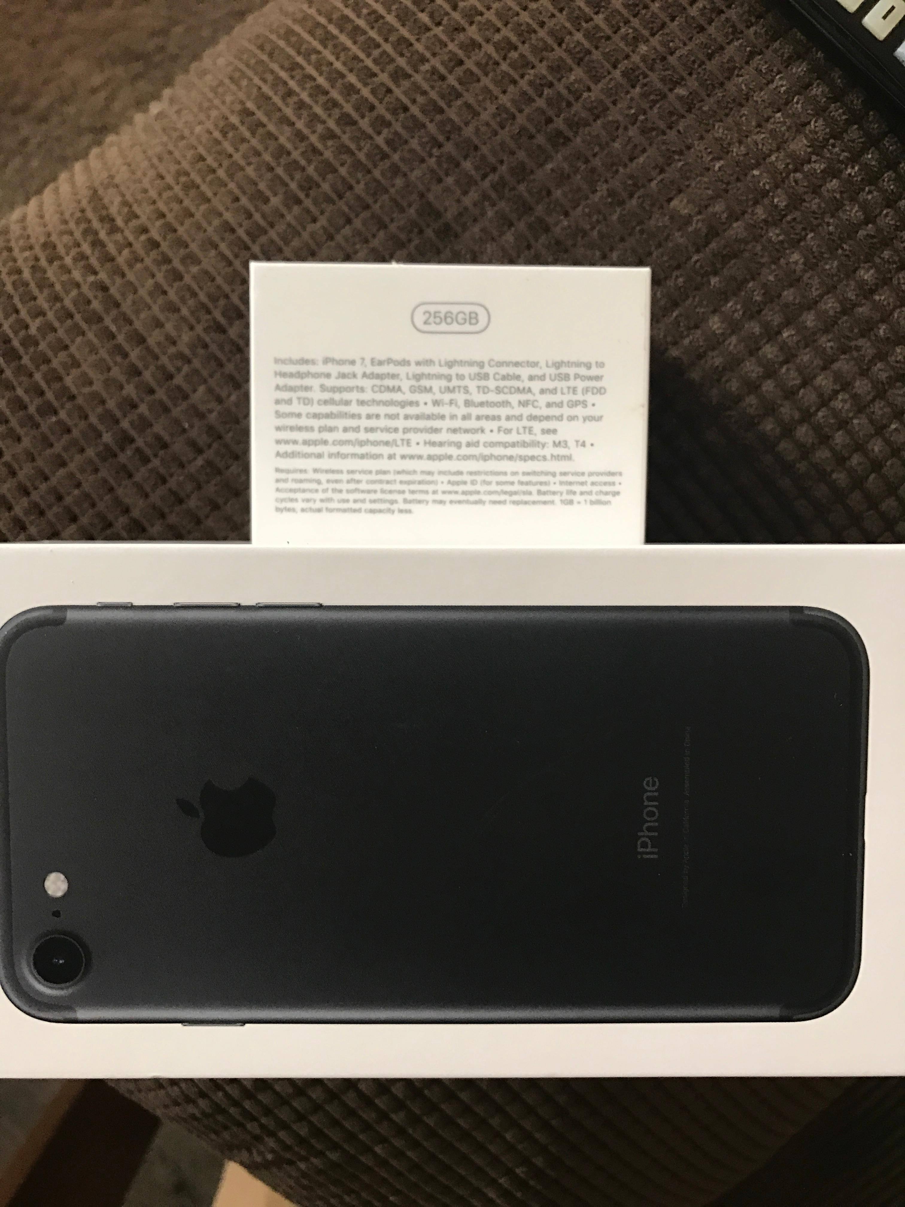 【美品】Apple iPhone 7 jetblack 256GB 本体と箱付き s-l400.jpg