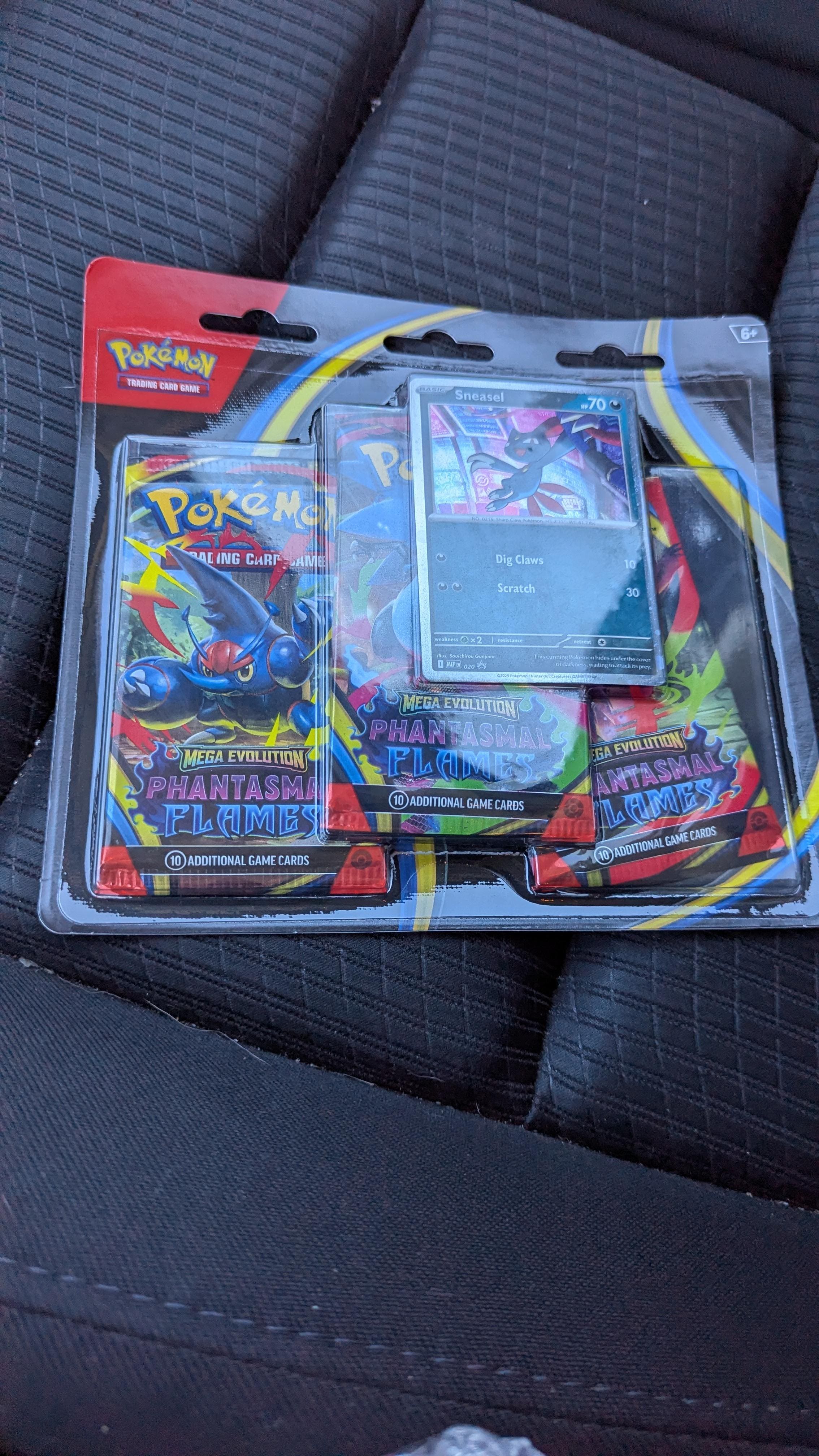 charizard pokemon card 1st edition shadowless Charizard 4/102 Shadowless Base Set 1st Edition Holo Rare Pokemon Card main image 0