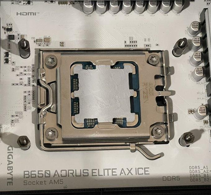 AMD Ryzen 9 9900X 12 Core 24 Thread 4.4 GHz (5.6 GHz Max AMD Ryzen 9 9900X 12 Core 24 Thread 4.4 GHz (5.6 GHz Max