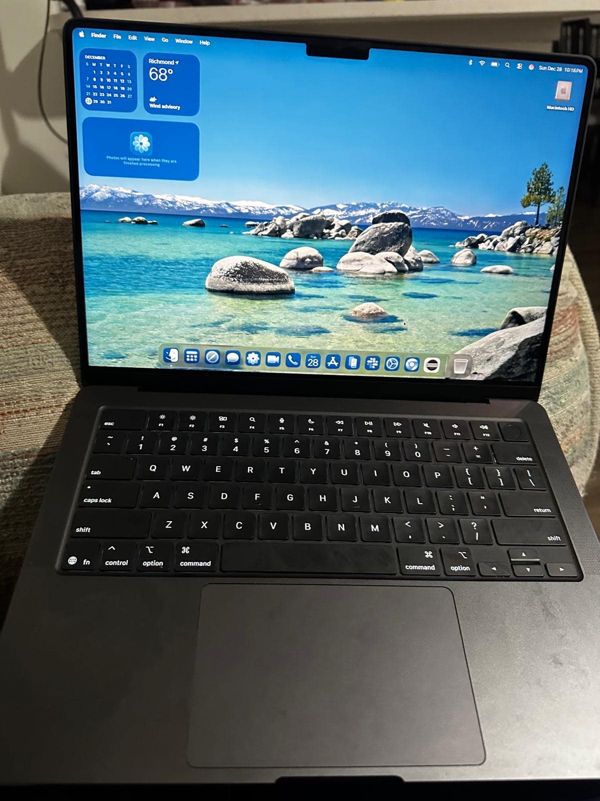 新品未使用Apple MacBook Pro 14 (M5/24GB/1TB) 14 inch MacBook Pro Apple M5 chip with 10 core CPU and 10 core GPU