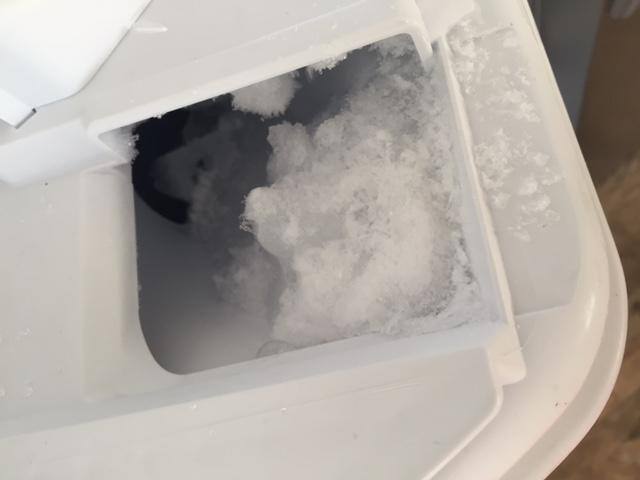 frozen ice not allowing new ice to flow through, click to load a larger version