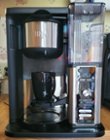 Can brew single cup, any style or any other size I want, either with or without the tray. The warmer doesn't turn on unless brewing a "carafe size selection" so a cup, bottle, tumbler or any other vessel can be placed under for any size brew that I want!, click to load a larger version