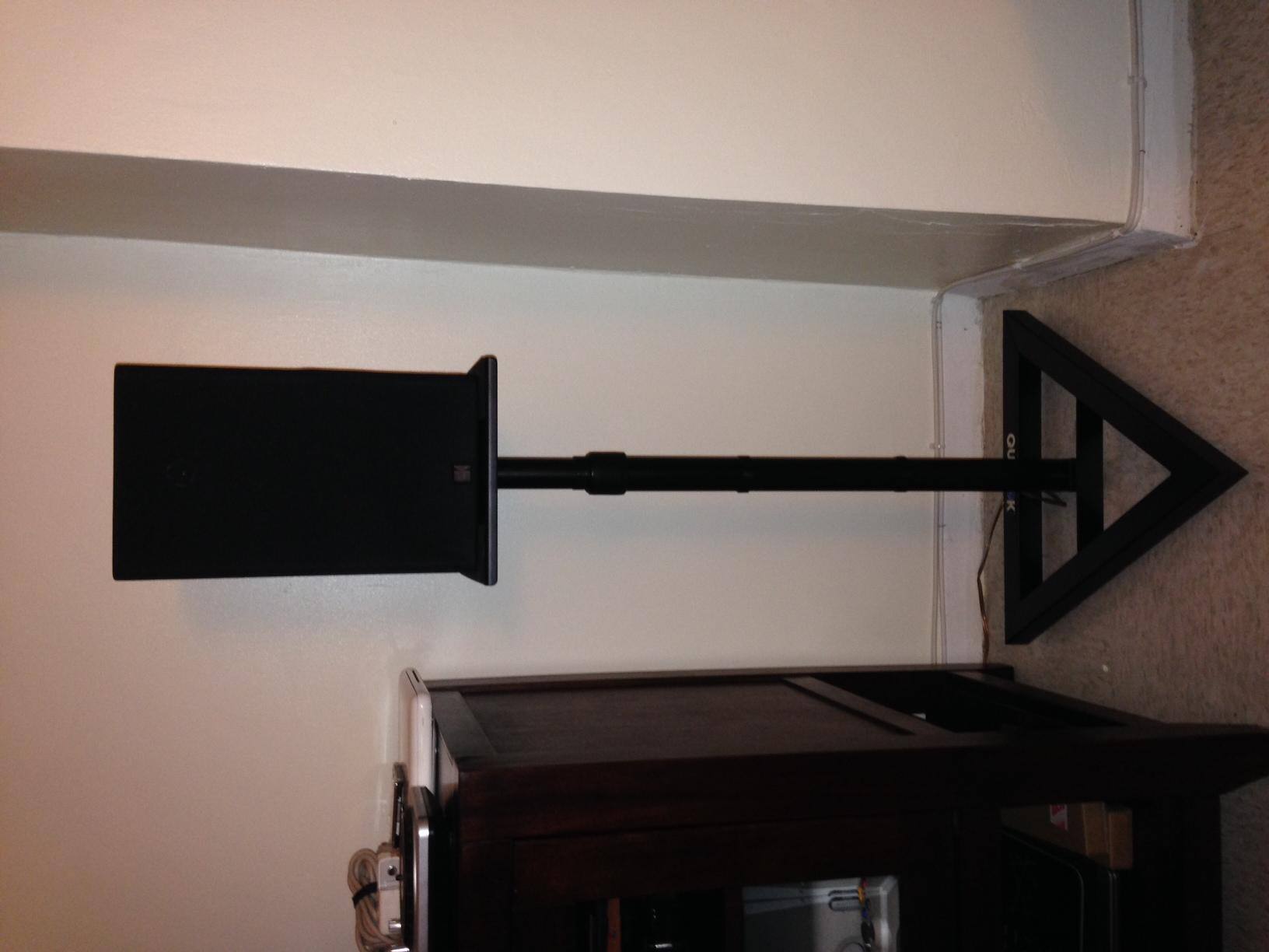 Bookshelf speaker with stand, click to load a larger version