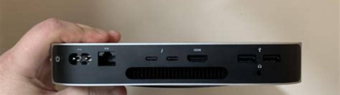 Apple Mac mini Desktop M2 Chip 8GB Memory 512GB SSD Silver MMFK3LL