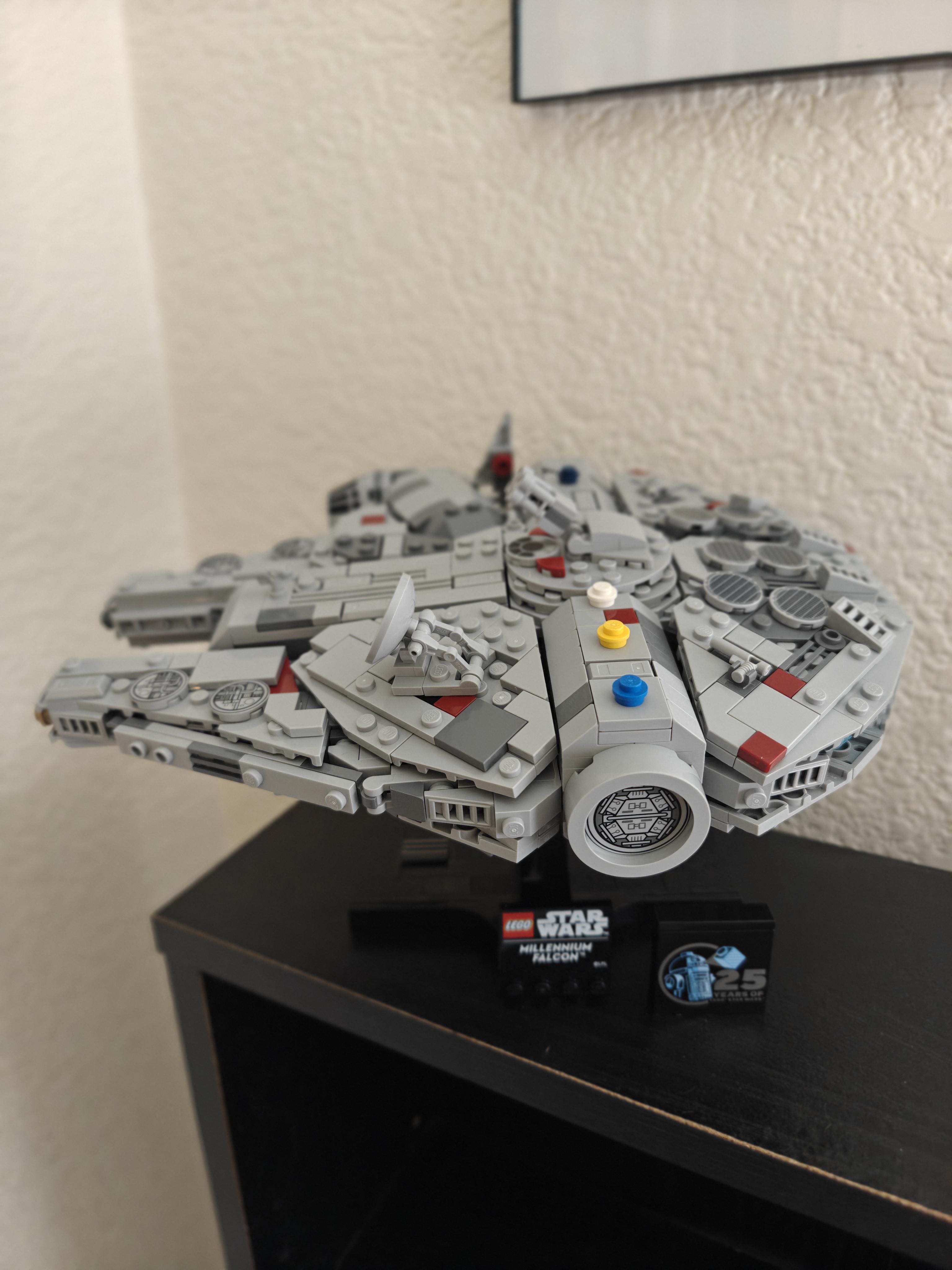 LEGO Star Wars Millennium Falcon 25th Anniversary Buildable